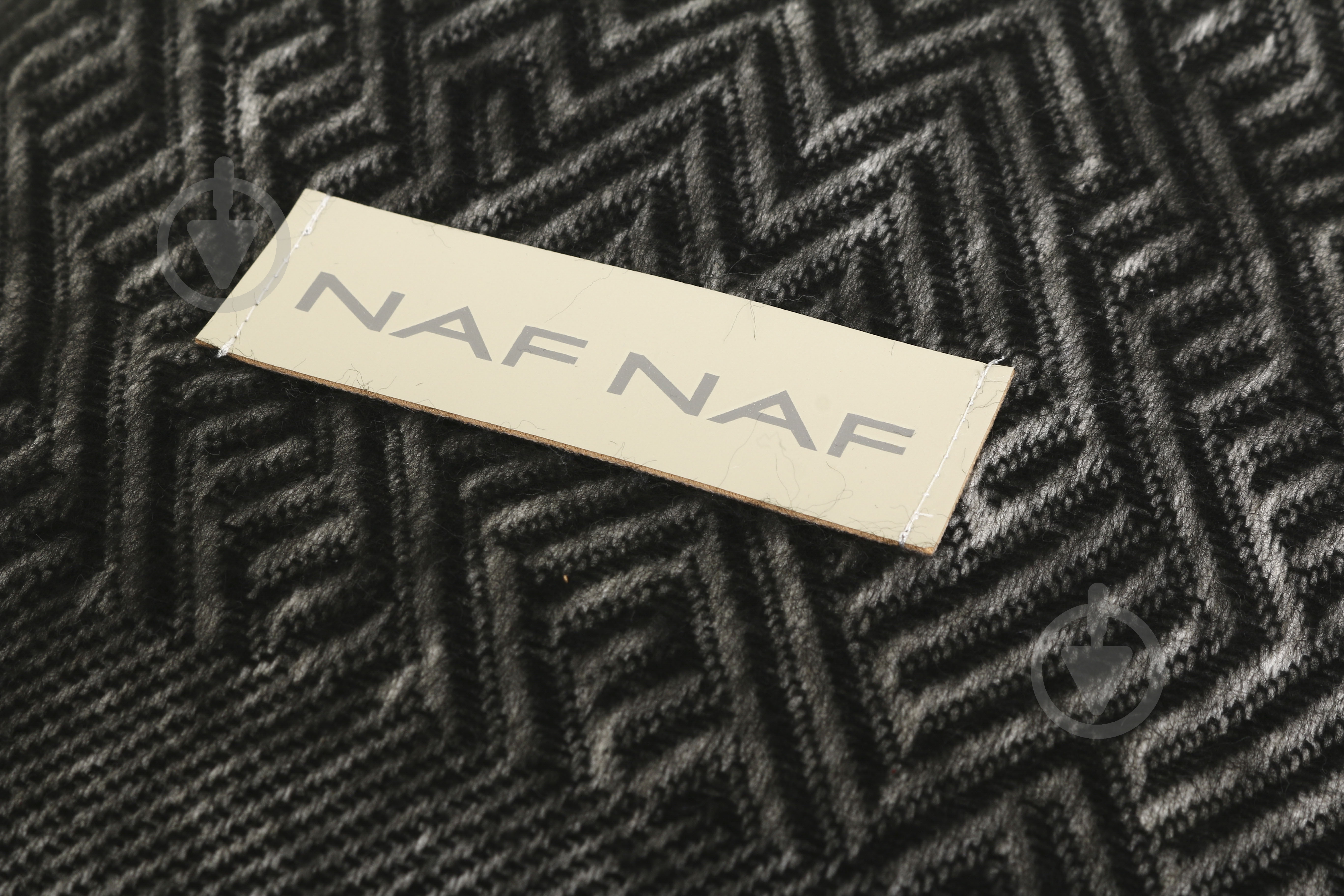 Плед Naf Naf Cisse 130x170 см черный Guy Laroche Paris - фото 3
