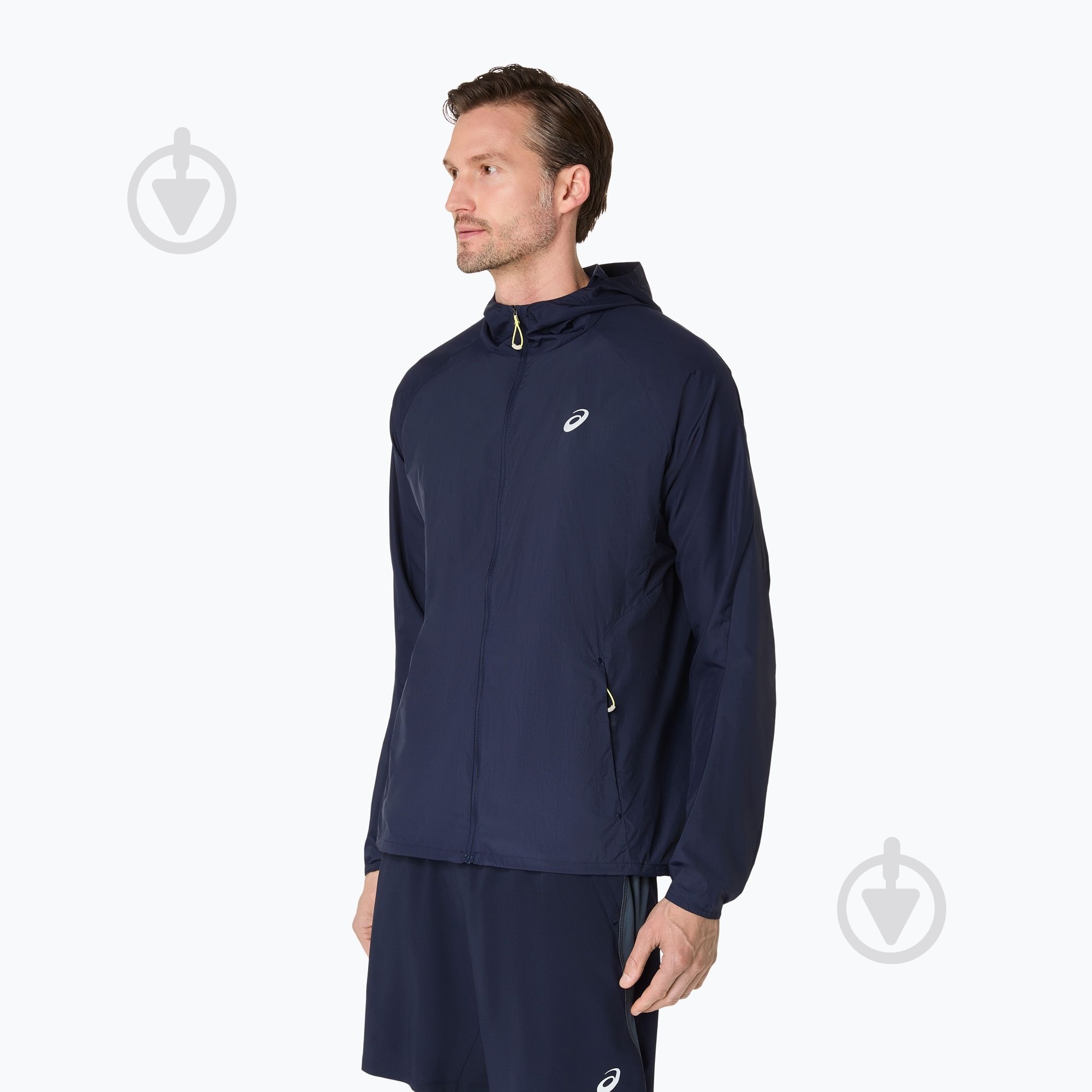 Куртка мужская Asics Road Packable Jacket midnight 2011D084-401 р.M синий - фото 9 Куртка мужская Asics Road Packable Jacket midnight 2011D084-401 р.M синий - фото 9