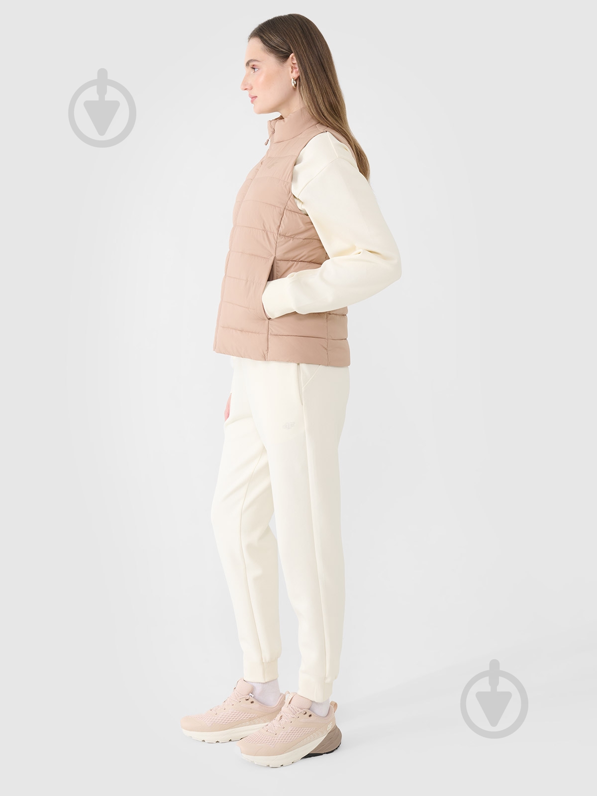 Жилет 4F VEST JACKET F181 4FWSS25TVJAF181-83S р.XS бежевый - фото 5 Жилет 4F VEST JACKET F181 4FWSS25TVJAF181-83S р.XS бежевый - фото 5