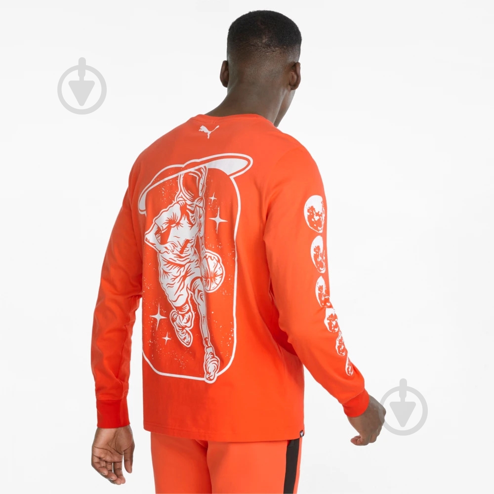 Футболка Puma NOT FROM HERE LS TEE 53511501 р.2XL оранжевый - фото 2 Футболка Puma NOT FROM HERE LS TEE 53511501 р.2XL оранжевый - фото 2