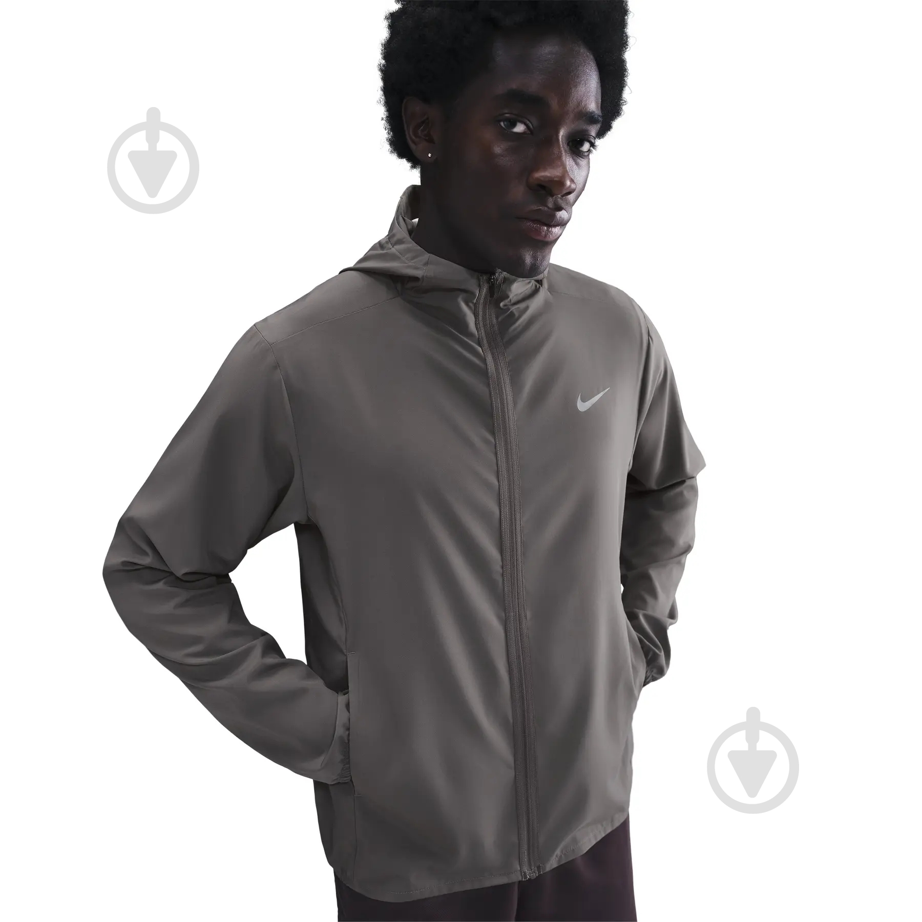 Вітрівка чоловіча Nike Nike Form FB7482-289 р.2XL коричнева - фото 3 Вітрівка чоловіча Nike Nike Form FB7482-289 р.2XL коричнева - фото 3