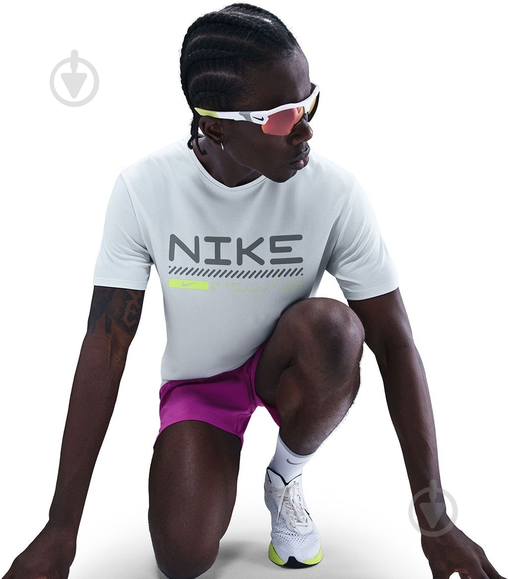 Футболка Nike Miler HV2676-043 р.M серый - фото 4