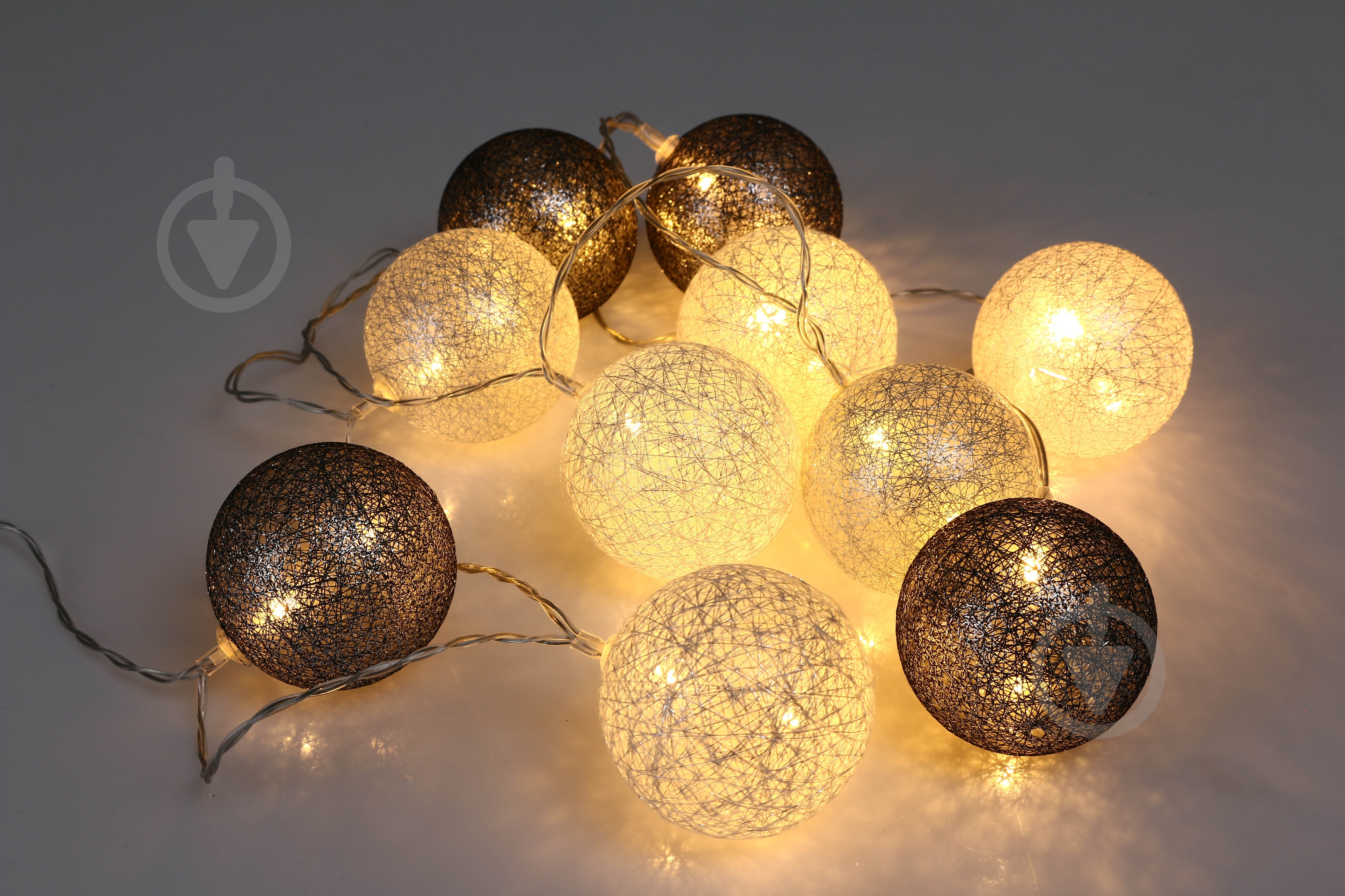 Электрогирлянда светодиодная Koopman Шарики встроенный светодиод (LED) 10 ламп 1,5 м (AMZ000540) - фото 1 Электрогирлянда светодиодная Koopman Шарики встроенный светодиод (LED) 10 ламп 1,5 м (AMZ000540) - фото 1