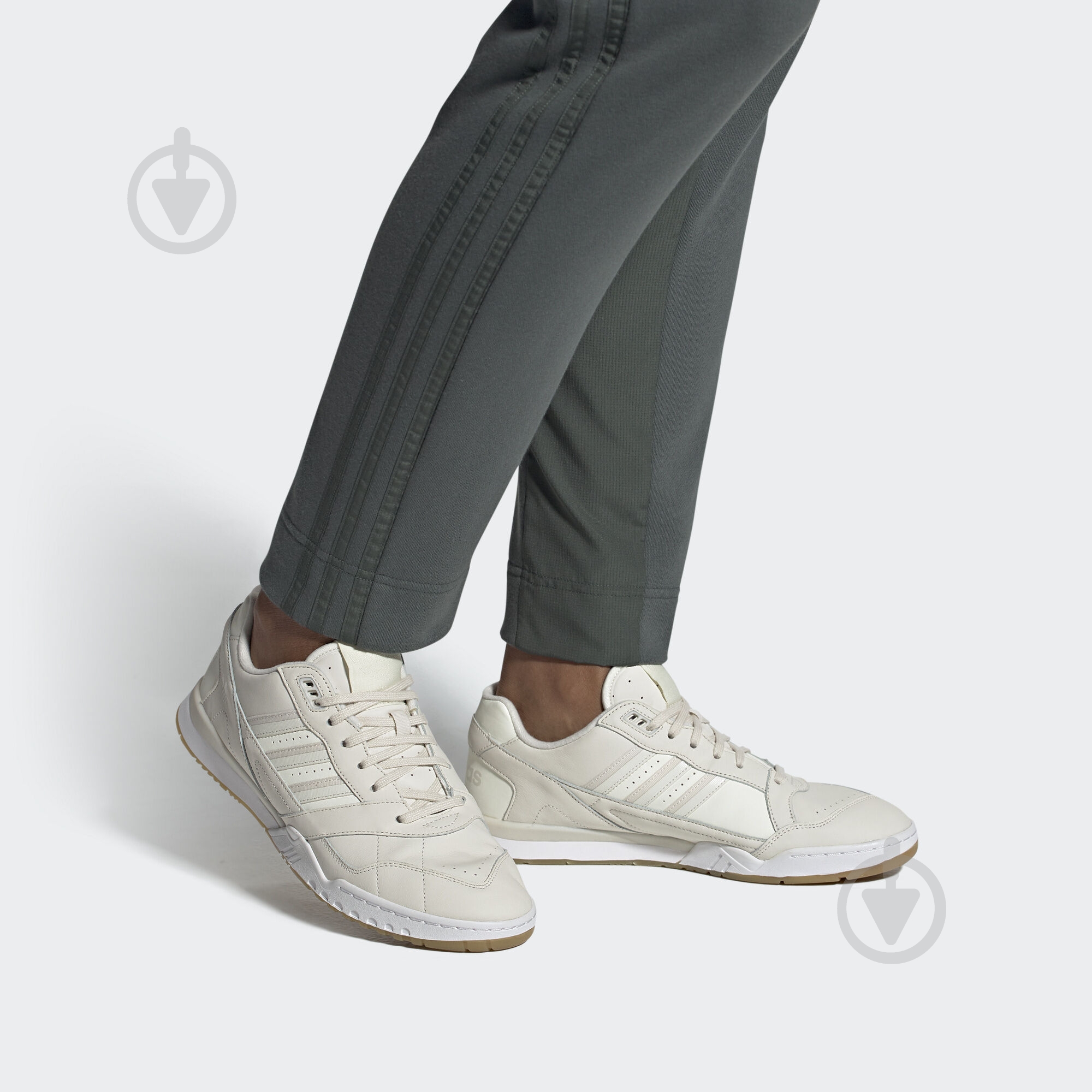 Кроссовки мужские зимние Adidas A.R. TRAINER EE5403 р.43 1/3 белые - фото 10