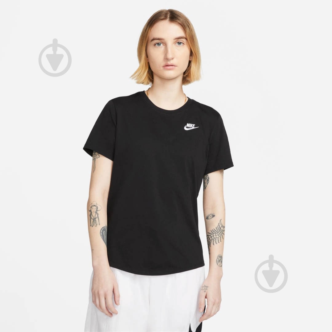 Футболка Nike W NSW CLUB SS TEE DX7902-010 р.M черный - фото 1 Футболка Nike W NSW CLUB SS TEE DX7902-010 р.M черный - фото 1