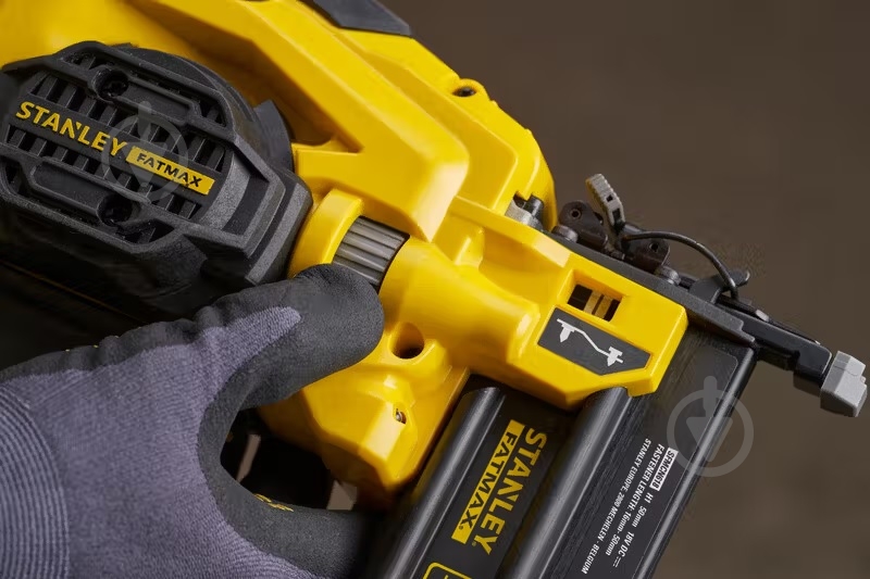 Степлер аккумуляторный Stanley FatMax SFMCN618B SFMCN618B - фото 15 Степлер аккумуляторный Stanley FatMax SFMCN618B SFMCN618B - фото 15