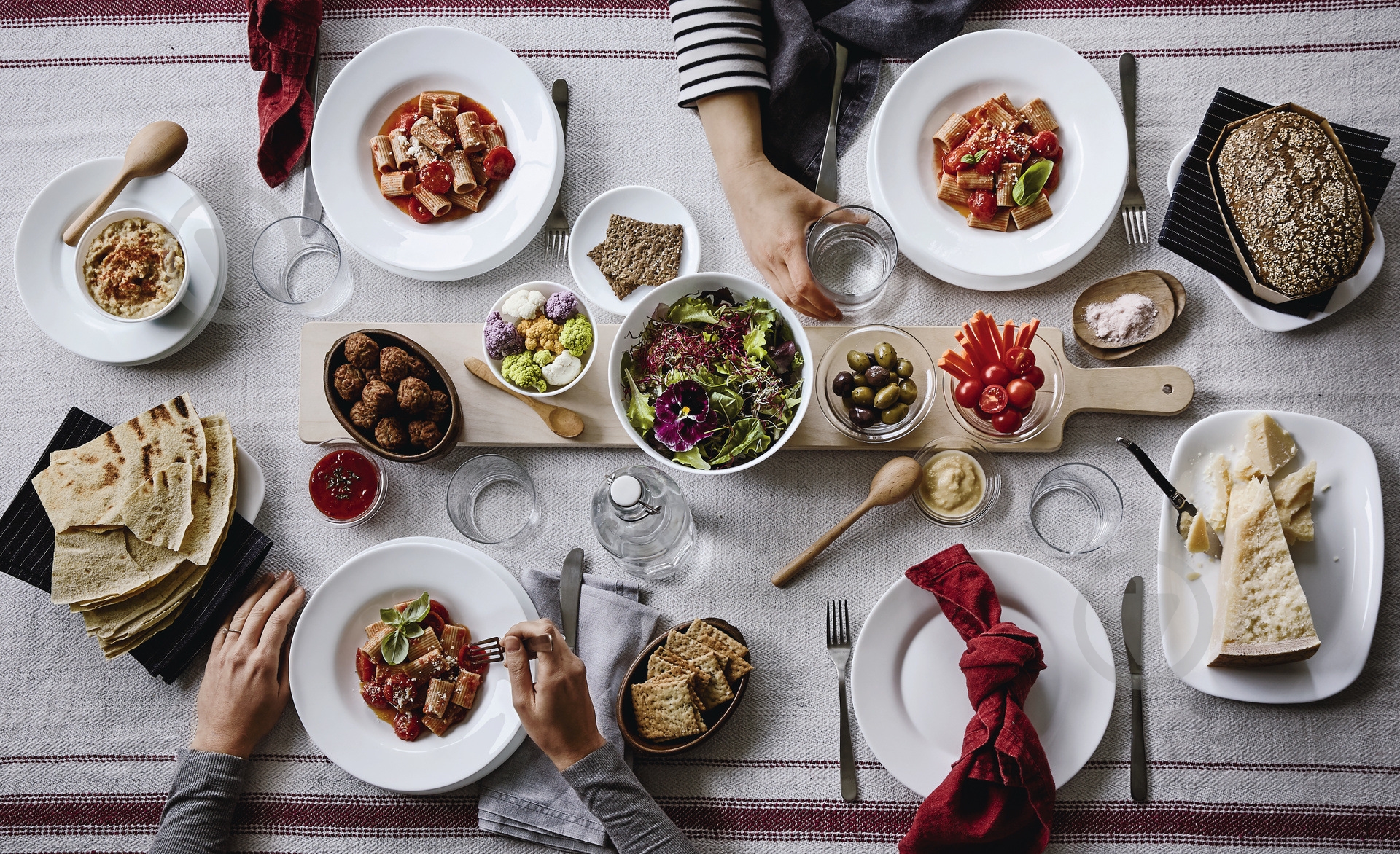 Тарелка обеденная Bormioli Rocco Toledo 25 см 400810FN9321990 - фото 2 Тарелка обеденная Bormioli Rocco Toledo 25 см 400810FN9321990 - фото 2