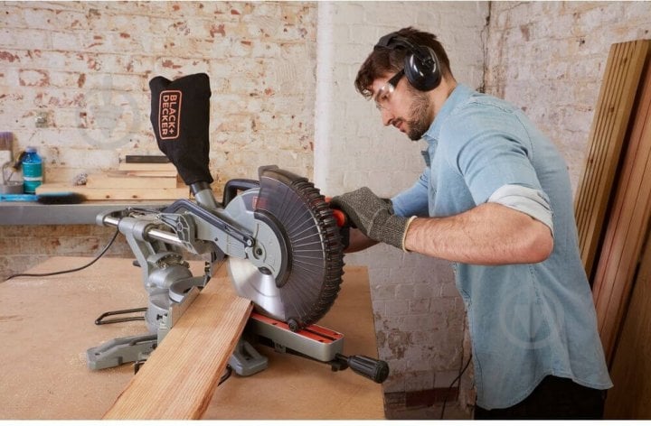 Пила торцовочная Black+Decker BES710 - фото 5