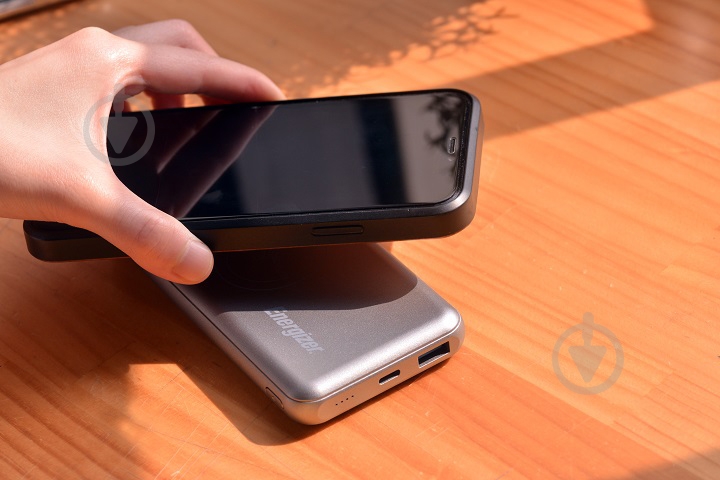 Повербанк Energizer Qi WIRELESS 10000 mAh grey (QE10007PQ) - фото 7 Повербанк Energizer Qi WIRELESS 10000 mAh grey (QE10007PQ) - фото 7