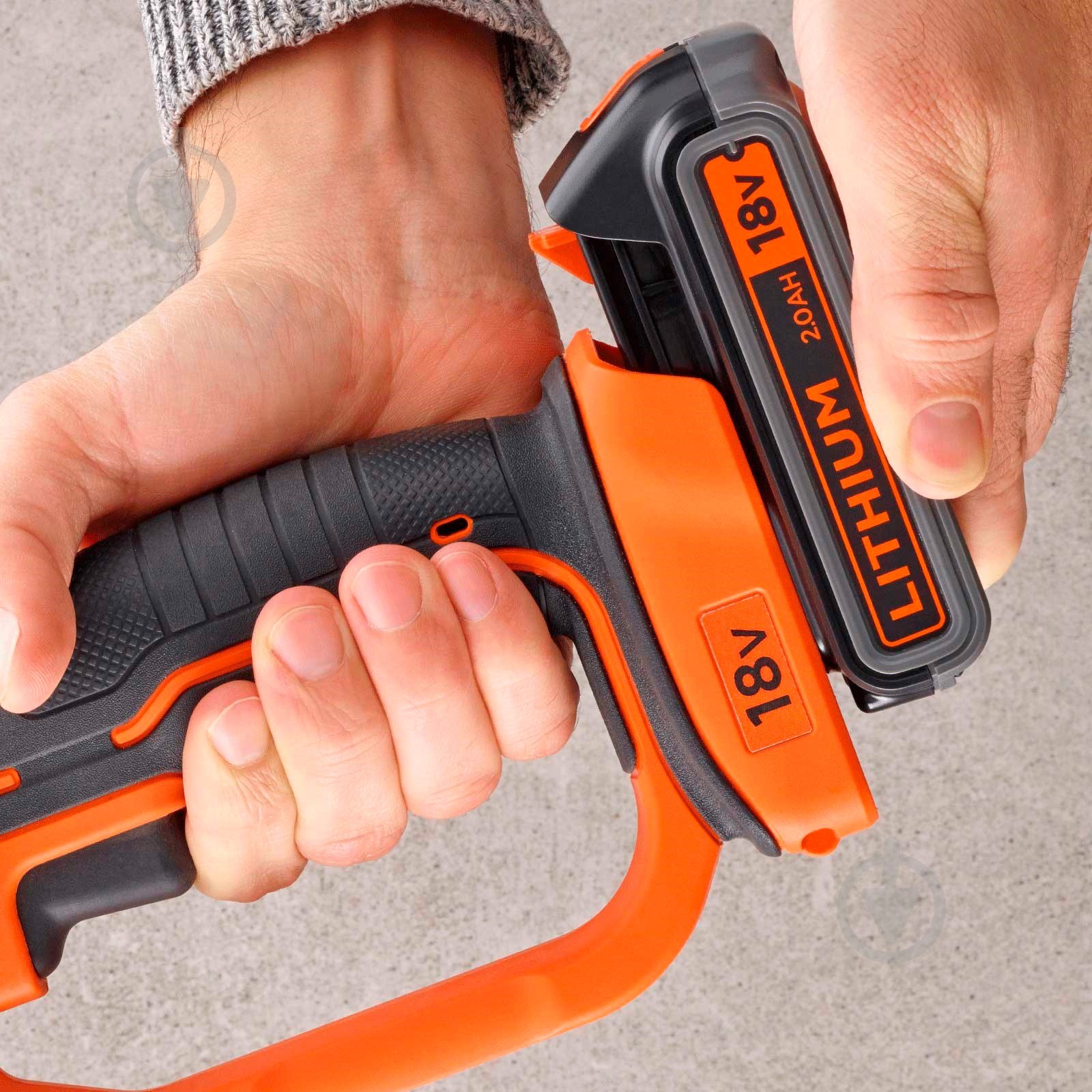 Болгарка (кутова шліфмашина) Black+Decker BCG720M1 - фото 2