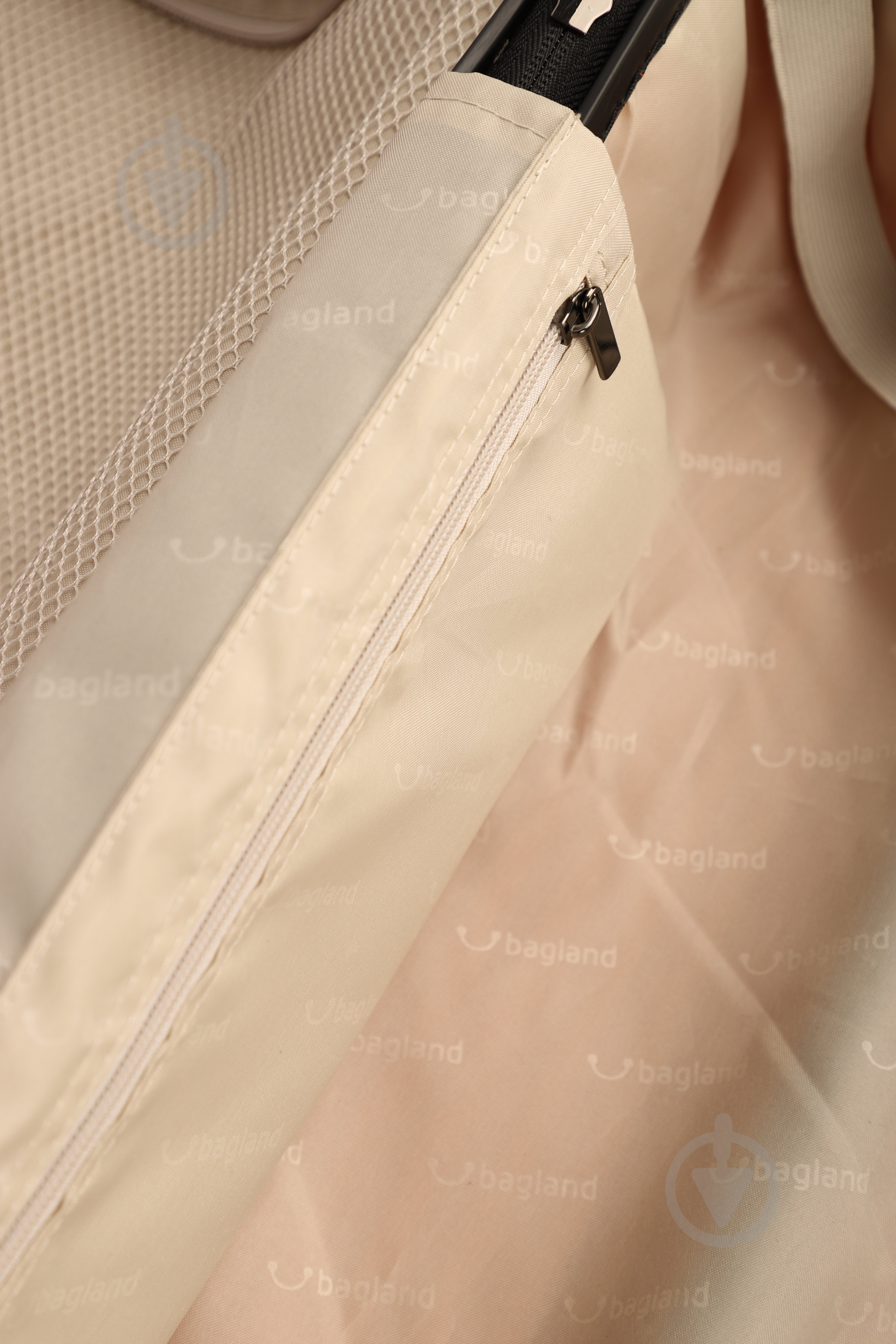 Чемодан Bagland WAVE M 72 л черный - фото 3