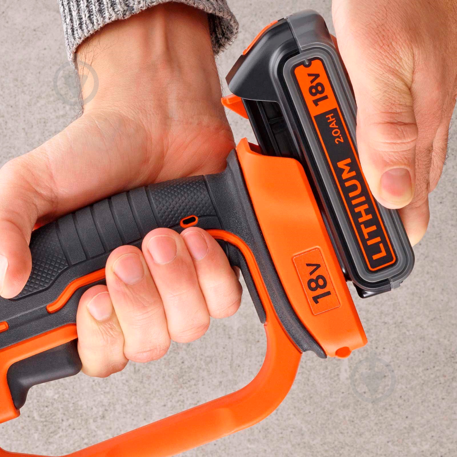 УЦЕНКА! Угловая шлифмашина Black+Decker BCG720M1 (УЦ №87) - фото 2 УЦЕНКА! Угловая шлифмашина Black+Decker BCG720M1 (УЦ №87) - фото 2