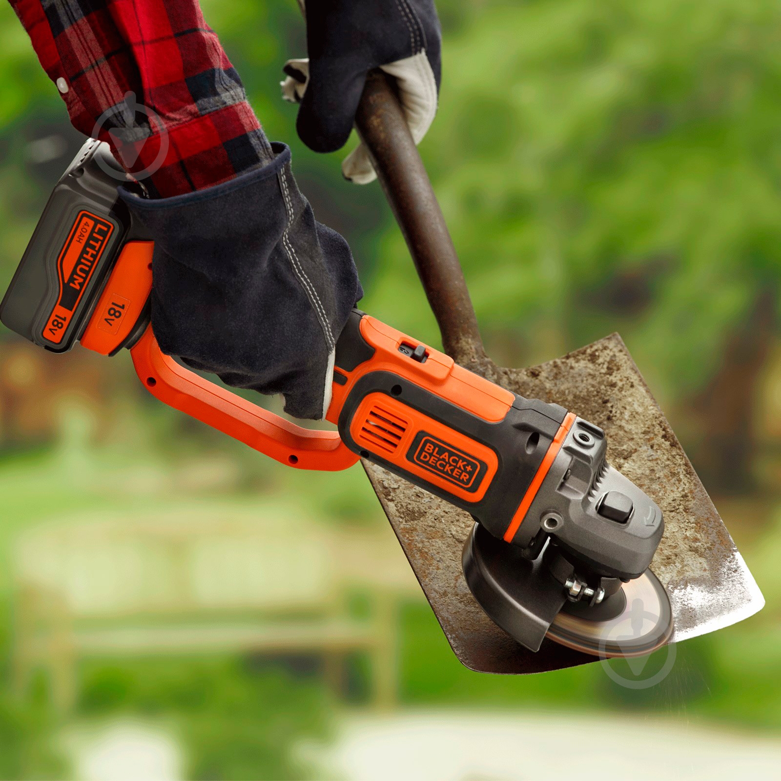 УЦЕНКА! Угловая шлифмашина Black+Decker BCG720M1 (УЦ №87) - фото 7 УЦЕНКА! Угловая шлифмашина Black+Decker BCG720M1 (УЦ №87) - фото 7