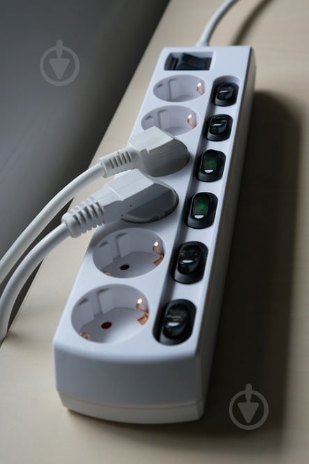 Удлинитель с выключателем Brennenstuhl индивидуально на каждую розетку с заземлением 6 гн. белый 2 м 1153110126 - фото 3 Удлинитель с выключателем Brennenstuhl индивидуально на каждую розетку с заземлением 6 гн. белый 2 м 1153110126 - фото 3