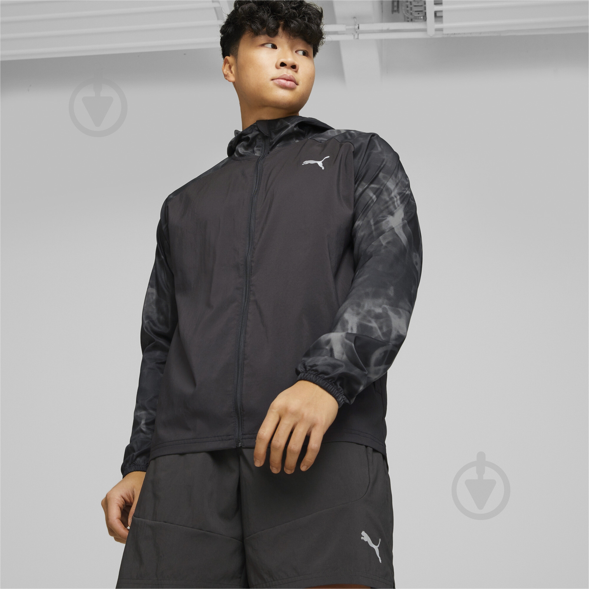 Вітрівка чоловіча демісезонна Puma RUN FAVORITE AOP WOVEN JACKET 52338901 р.XL чорна - фото 3