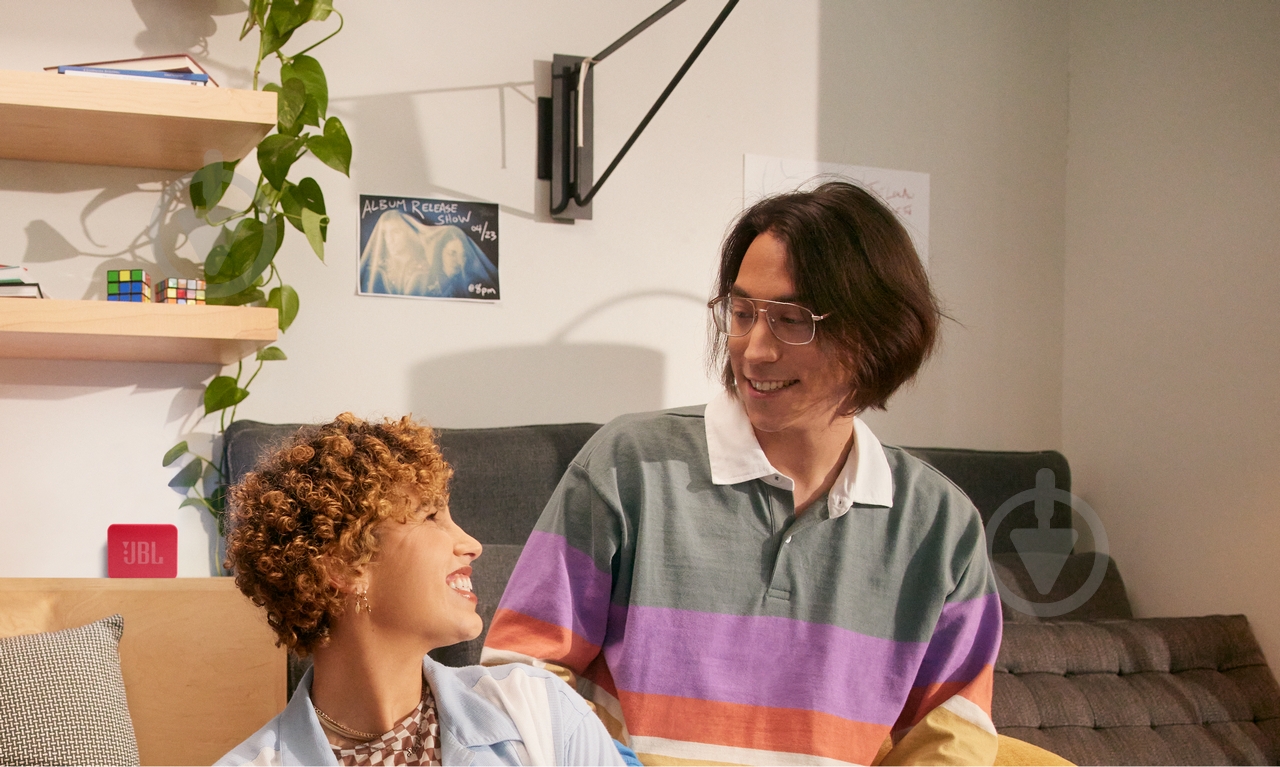 Портативная колонка JBL Go Essential 1.0 red (JBLGOESRED) - фото 7 Портативная колонка JBL Go Essential 1.0 red (JBLGOESRED) - фото 7