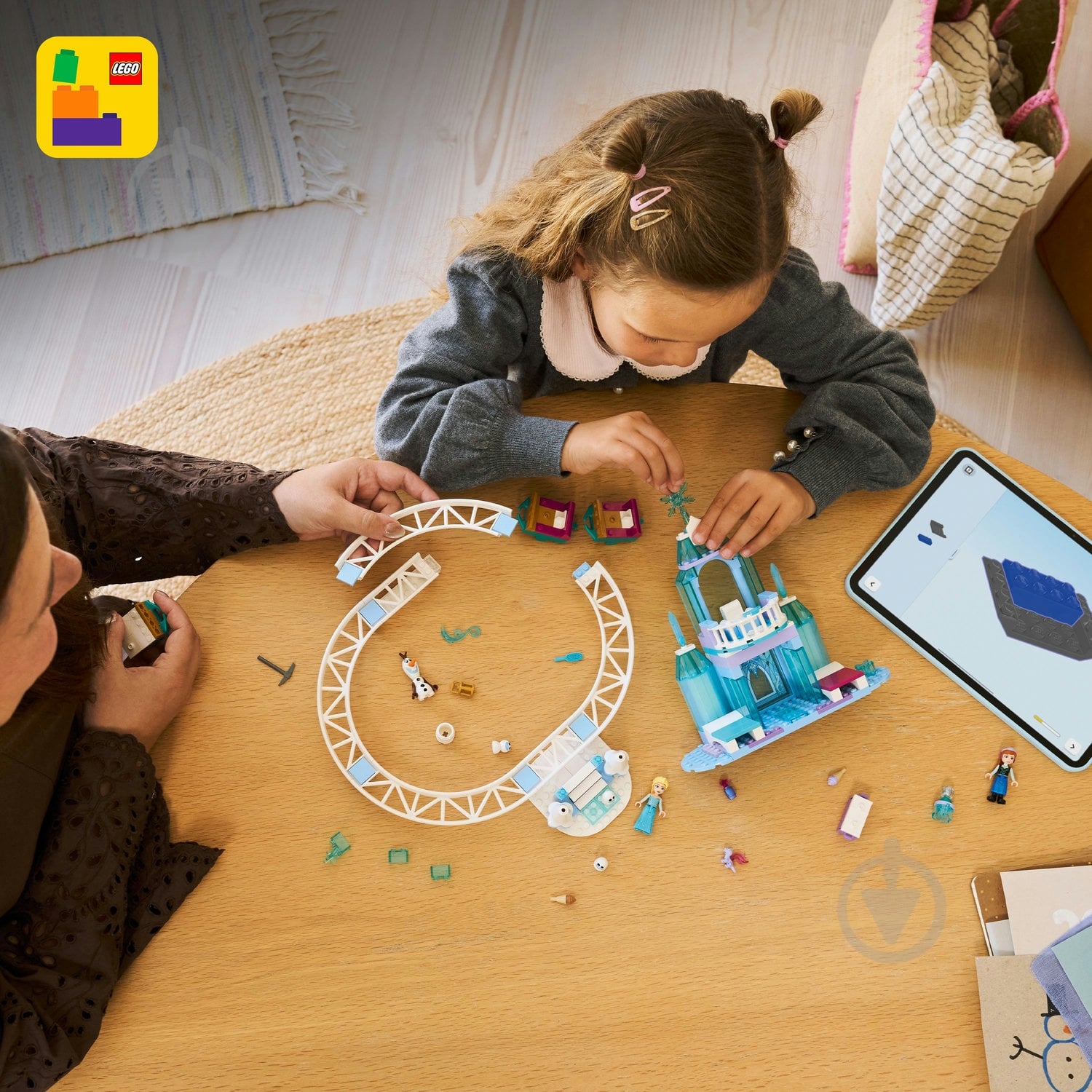 ᐉ Конструктор LEGO Disney Princess Ледяной дворец Эльзы и веселое
