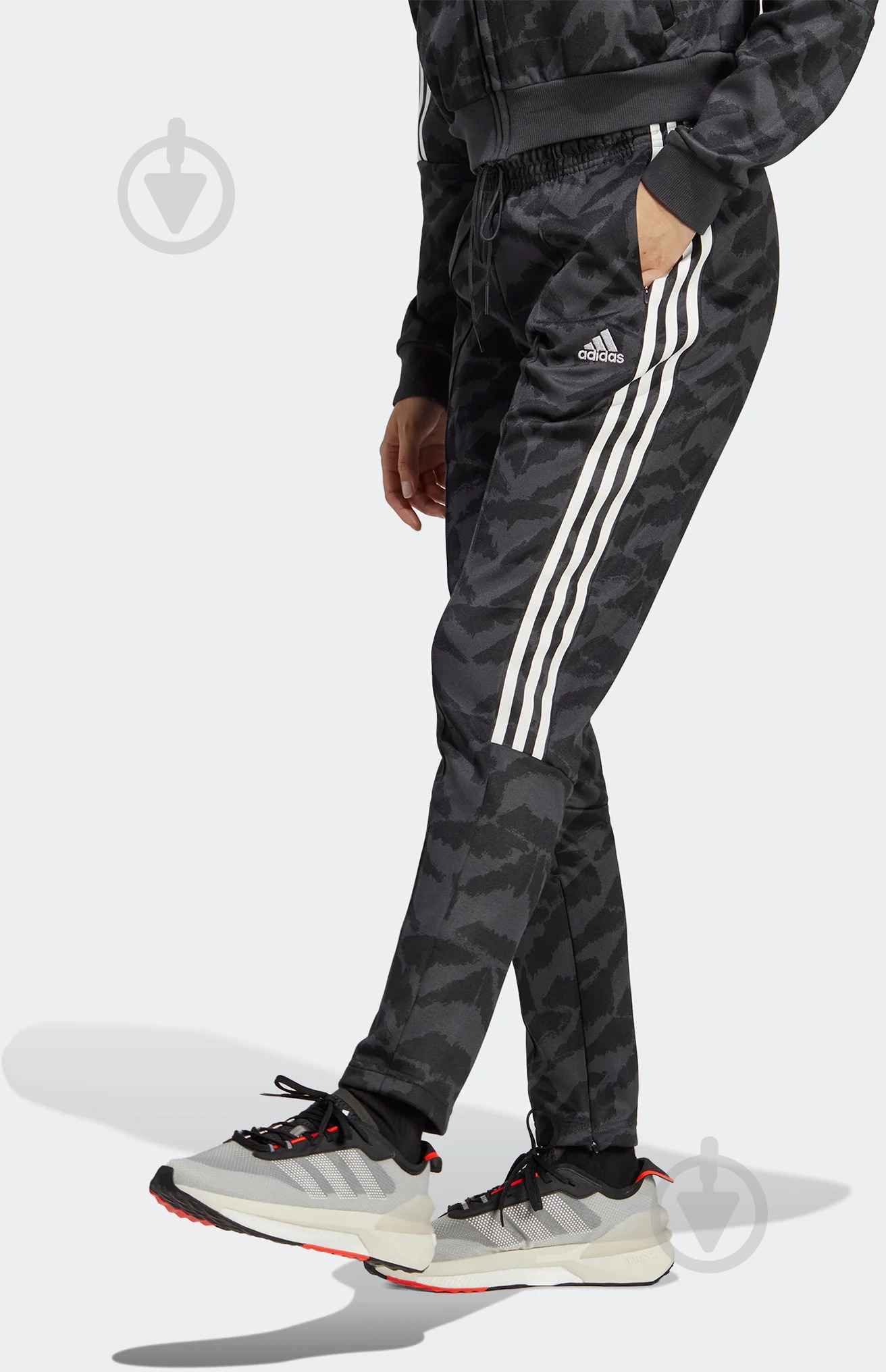 Брюки Adidas IC6655 р. L черный - фото 1
