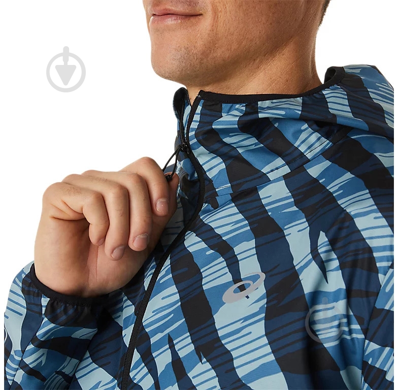 Анорак мужская демисезонная Asics WILD CAMO ANORAK 2011C479-400 р.L зеленая - фото 4 Анорак мужская демисезонная Asics WILD CAMO ANORAK 2011C479-400 р.L зеленая - фото 4