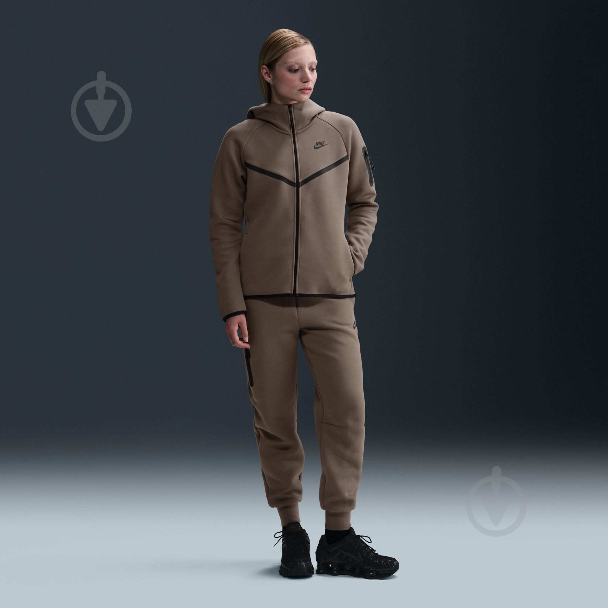 Джемпер Nike W NSW TCH FLC WR FZ HDY 2 HV6747-233 р.M коричневый - фото 8 Джемпер Nike W NSW TCH FLC WR FZ HDY 2 HV6747-233 р.M коричневый - фото 8