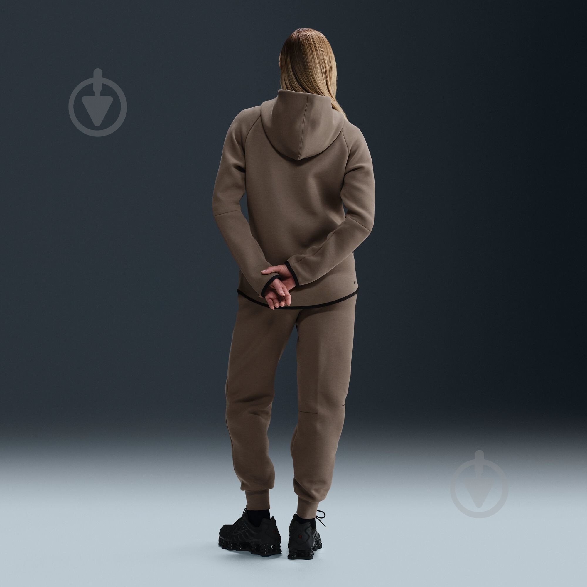 Джемпер Nike W NSW TCH FLC WR FZ HDY 2 HV6747-233 р.S коричневий - фото 7 Джемпер Nike W NSW TCH FLC WR FZ HDY 2 HV6747-233 р.S коричневий - фото 7