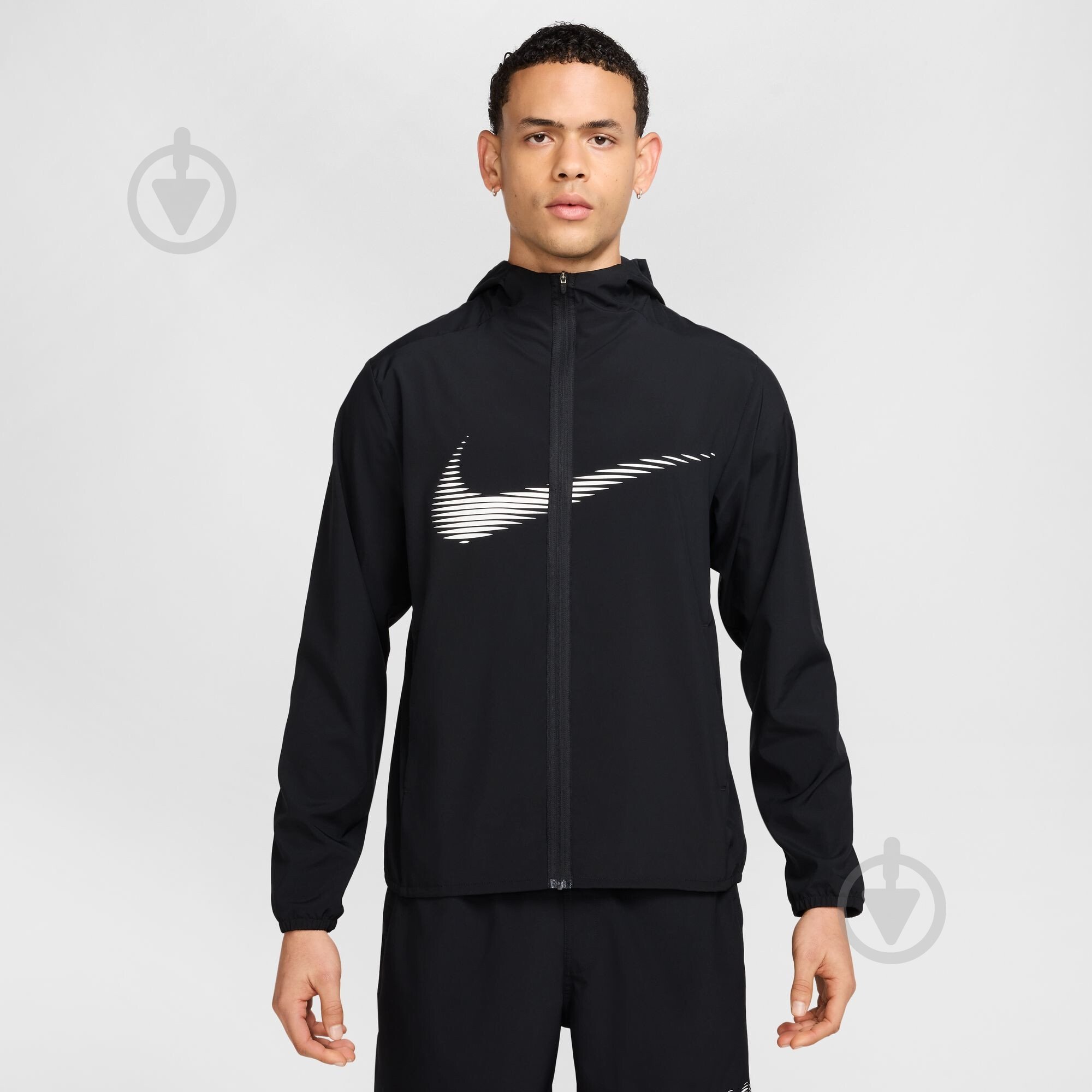 Вітрівка Nike M NK DF FORM HD JKT SWOOSH HJ3071-010 р.S чорний - фото 1 Вітрівка Nike M NK DF FORM HD JKT SWOOSH HJ3071-010 р.S чорний - фото 1