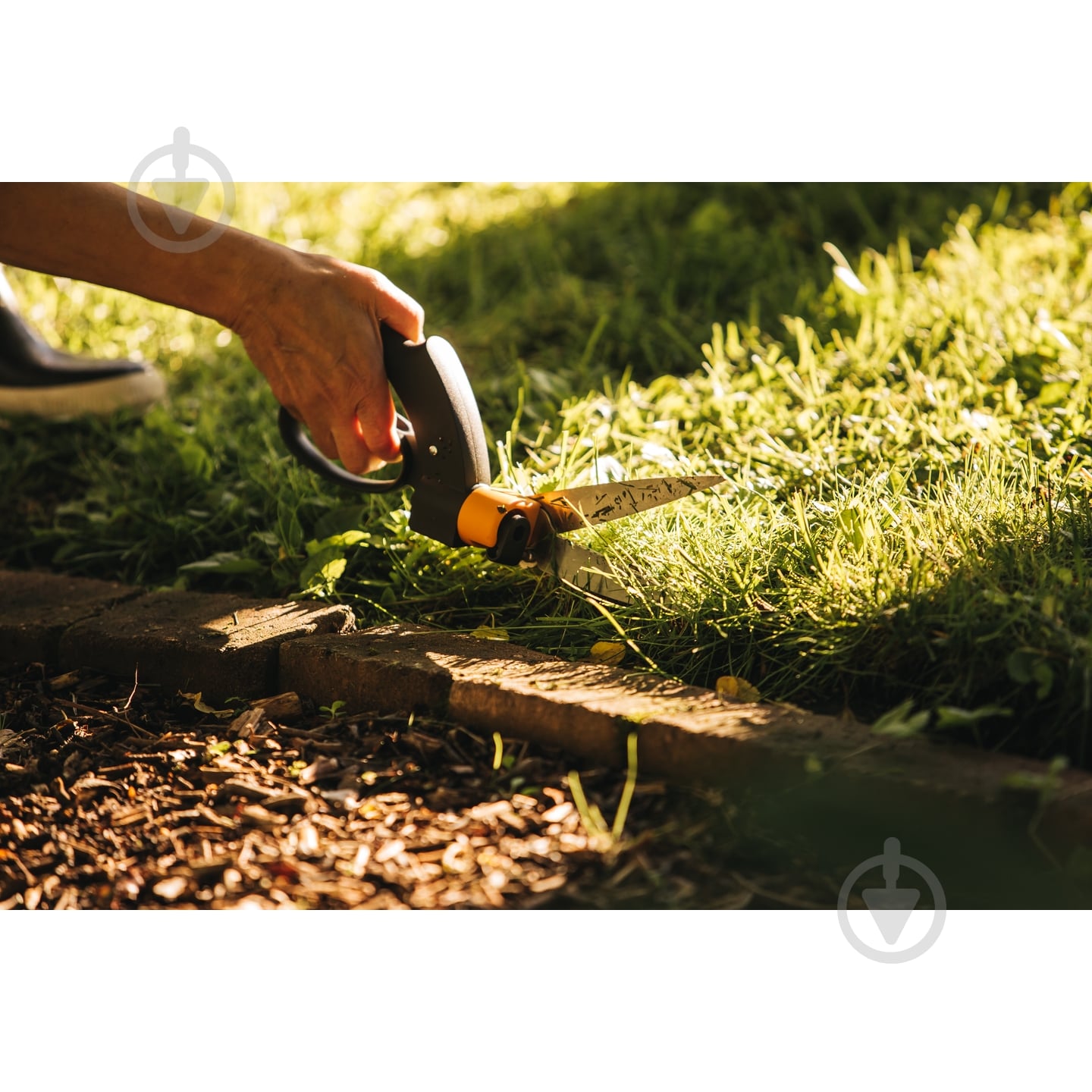 Ножиці для трави Fiskars з серво-системою GS42 - фото 3