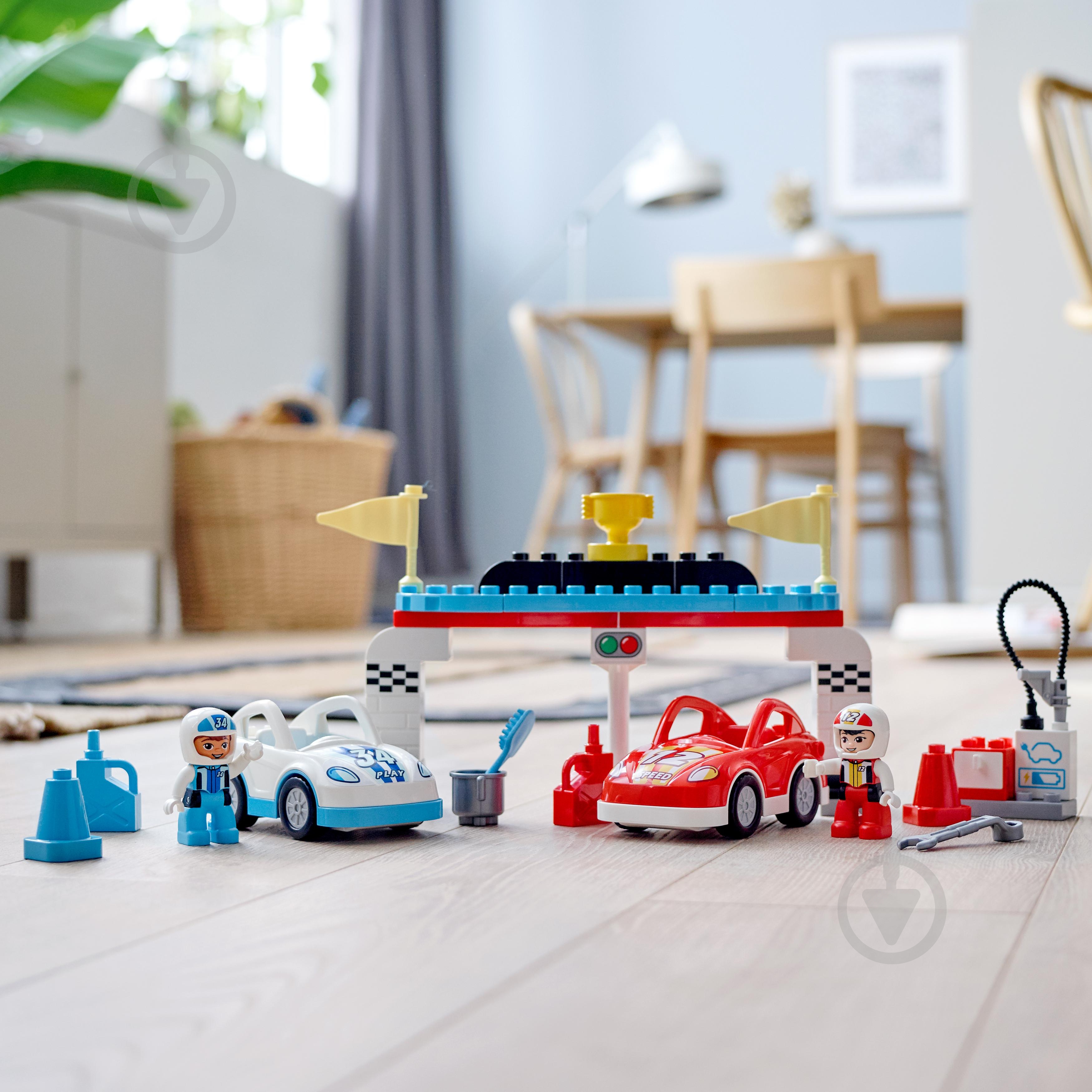 Конструктор LEGO DUPLO Гоночні автомобілі 10947 - фото 10
