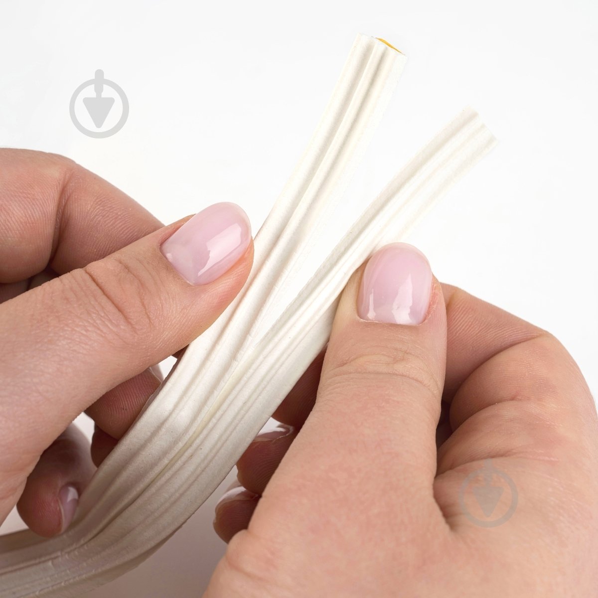 Уплотнитель самоклеющийся E-образный Horst DS-E 9x4 6 м белый - фото 9 Уплотнитель самоклеющийся E-образный Horst DS-E 9x4 6 м белый - фото 9