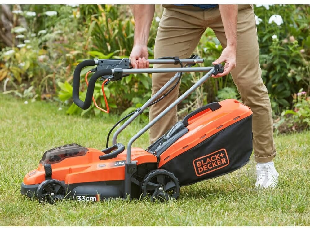 Газонокосарка акумуляторна Black+Decker BCMW33184L2 - фото 3