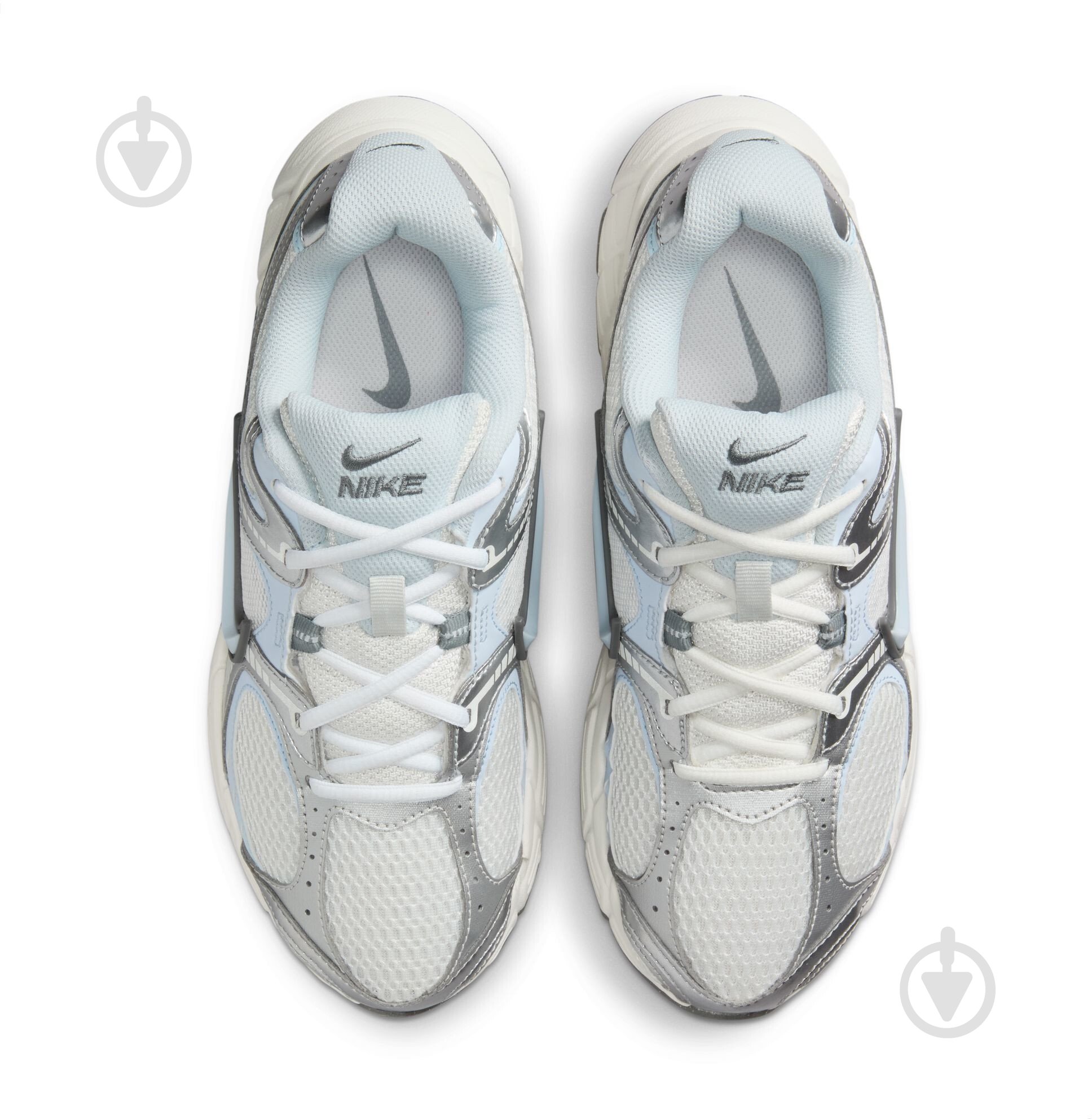 Кросівки жіночі Nike W V5 RNR HQ7901-103 р.39 білі - фото 7