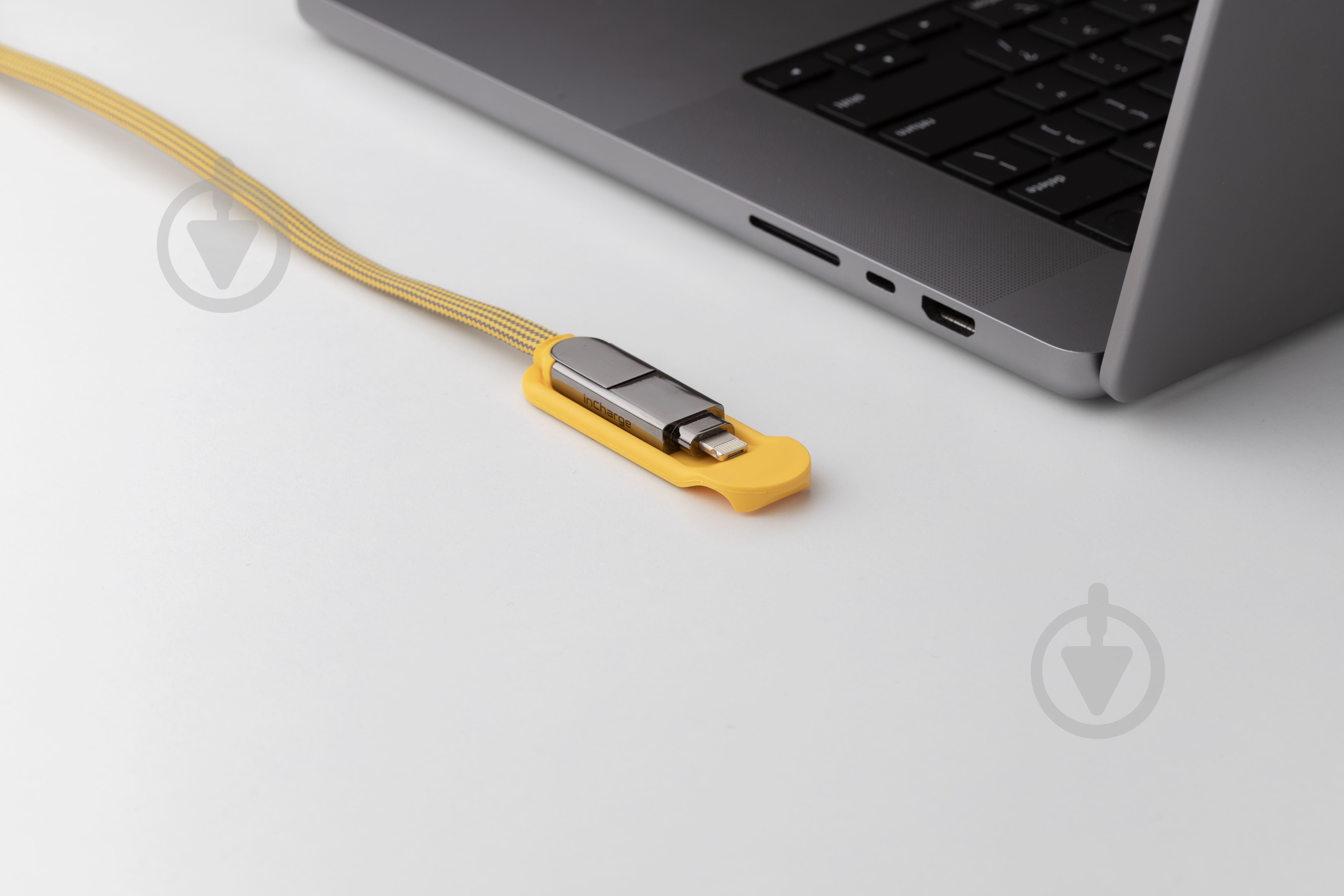 Кабель Rolling Square 6 в 1 inCharge XL 3 м жовтий (XLL03R) - фото 8 Кабель Rolling Square 6 в 1 inCharge XL 3 м жовтий (XLL03R) - фото 8