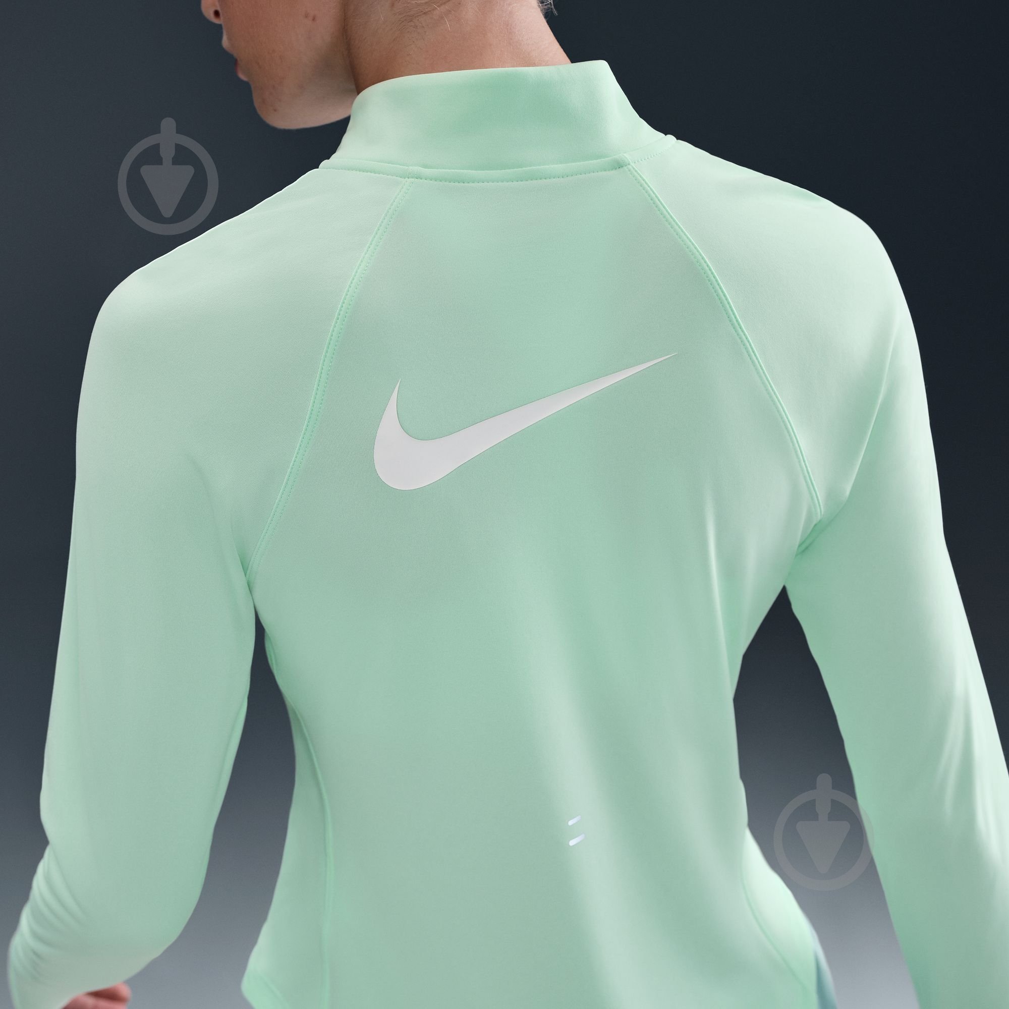 Джемпер Nike W NK TEMPO SWSH HBR DF HZ TOP HV2842-353 р.S зеленый - фото 11