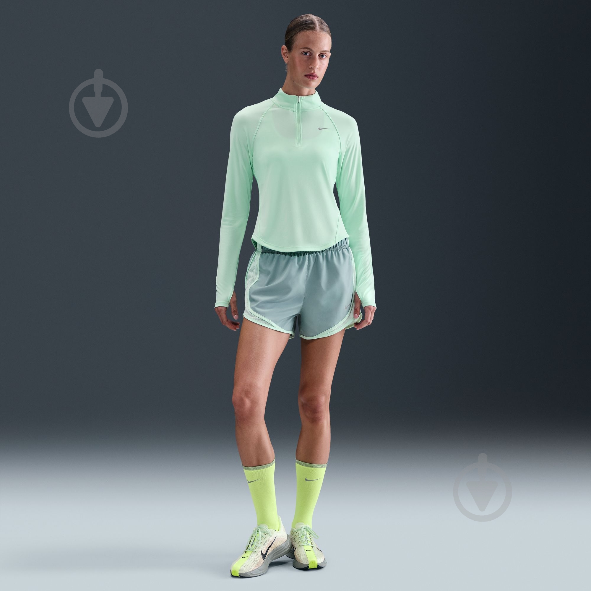 Джемпер Nike W NK TEMPO SWSH HBR DF HZ TOP HV2842-353 р.S зеленый - фото 8