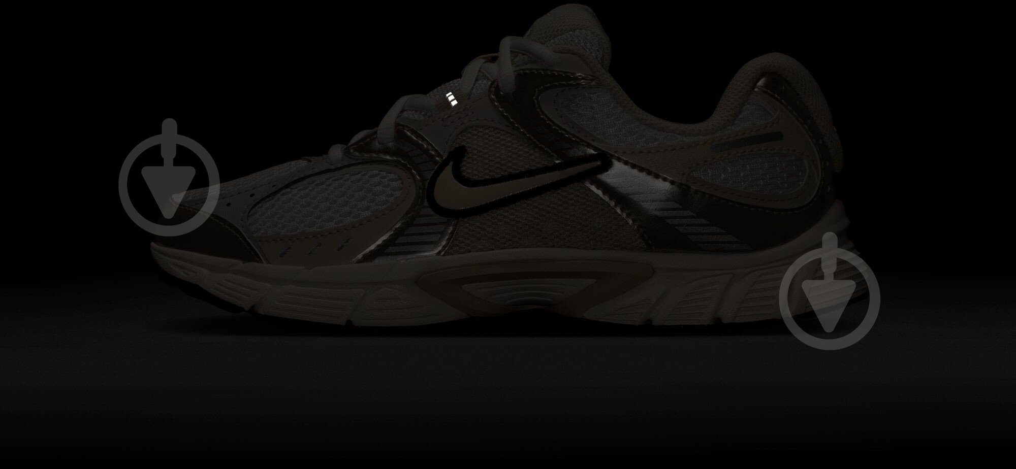 Кросівки Nike V5 RNR (GS) HQ6411-102 р.38,5 - фото 12 Кросівки Nike V5 RNR (GS) HQ6411-102 р.38,5 - фото 12