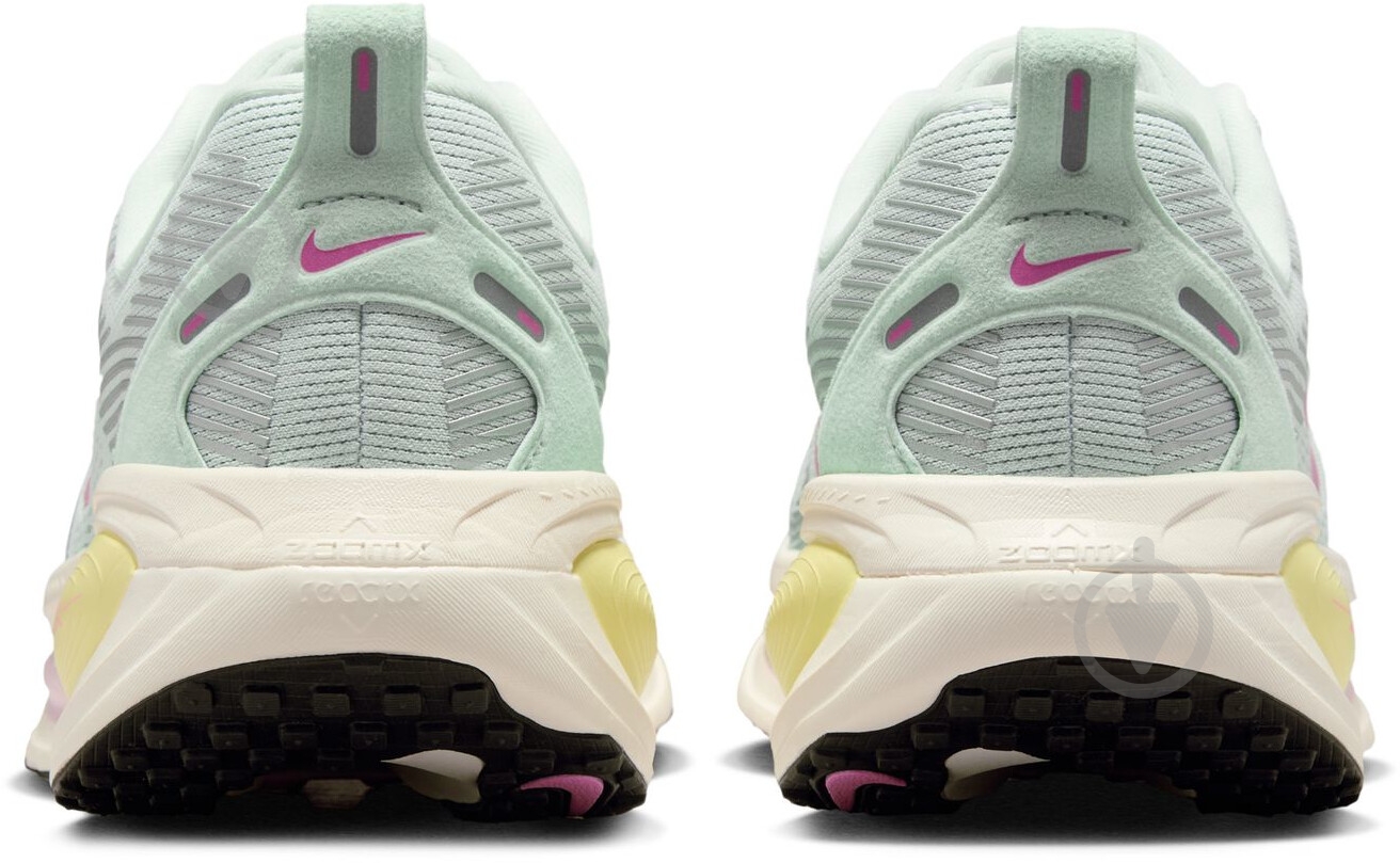 Кроссовки Nike W VOMERO 18 IH3634-099 р.40 - фото 6