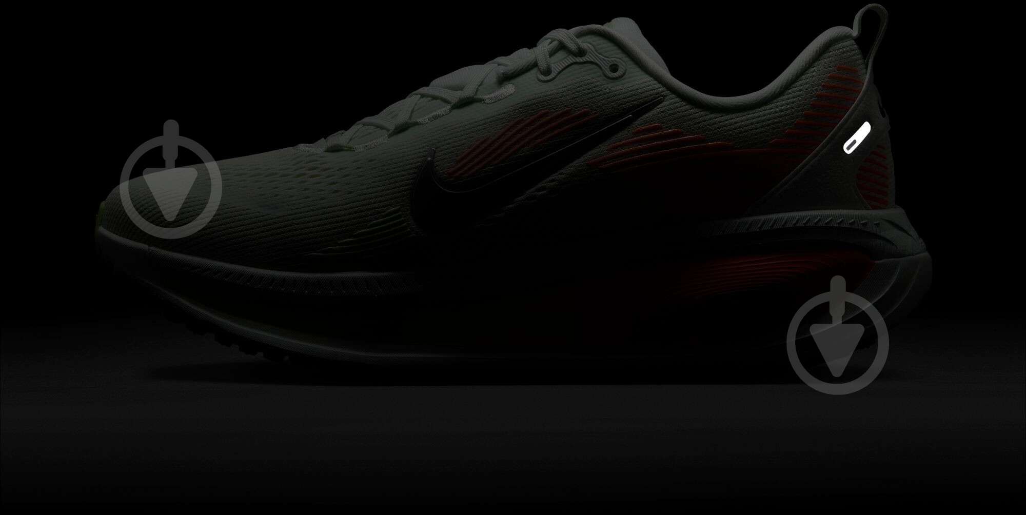 ᐉ Кросівки чоловічі Nike Vomero 18 HM6803-300 р.44 різнокольорові
