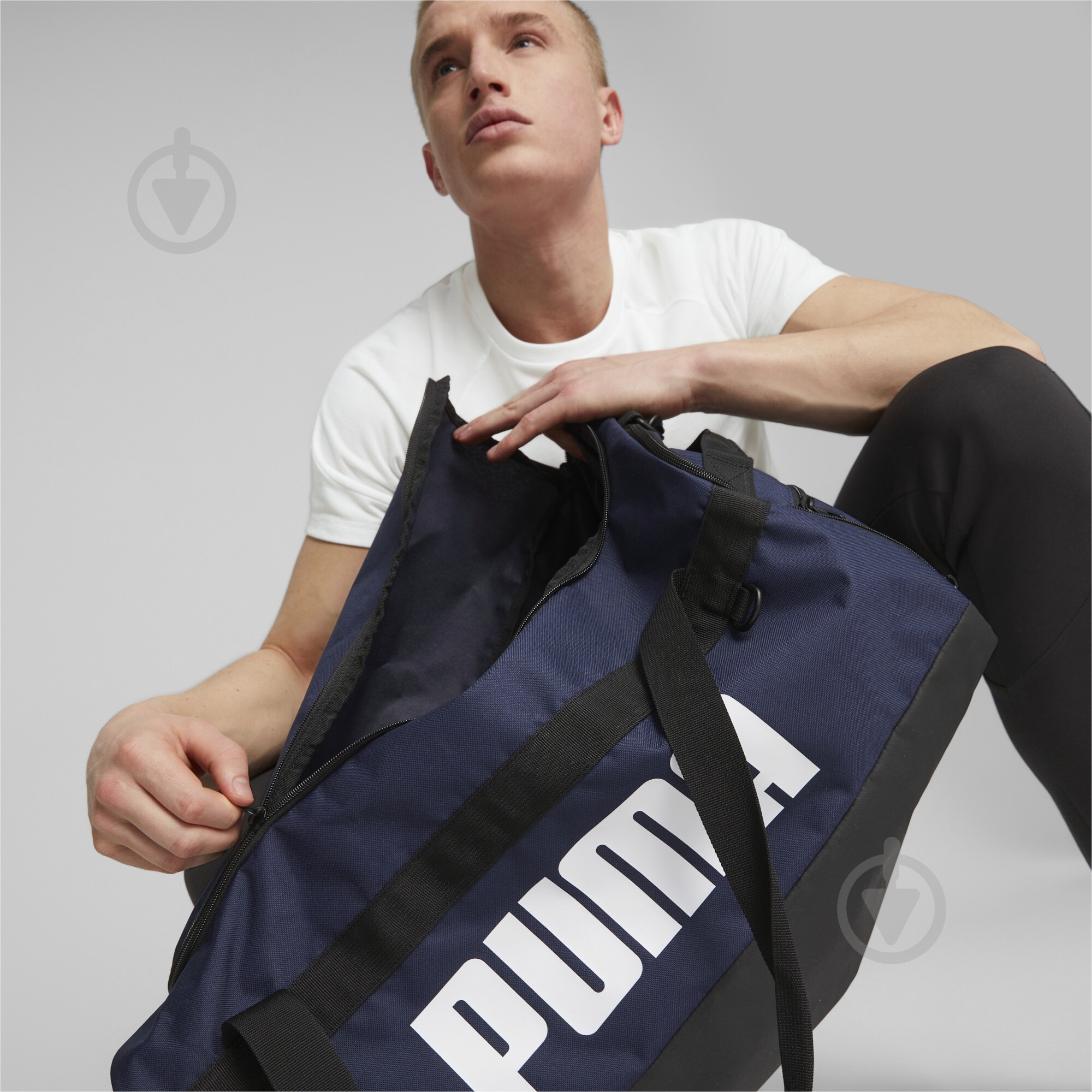 Сумка Puma CHALLENGER DUFFEL BAG M 07953102 58 л синій - фото 4 Сумка Puma CHALLENGER DUFFEL BAG M 07953102 58 л синій - фото 4