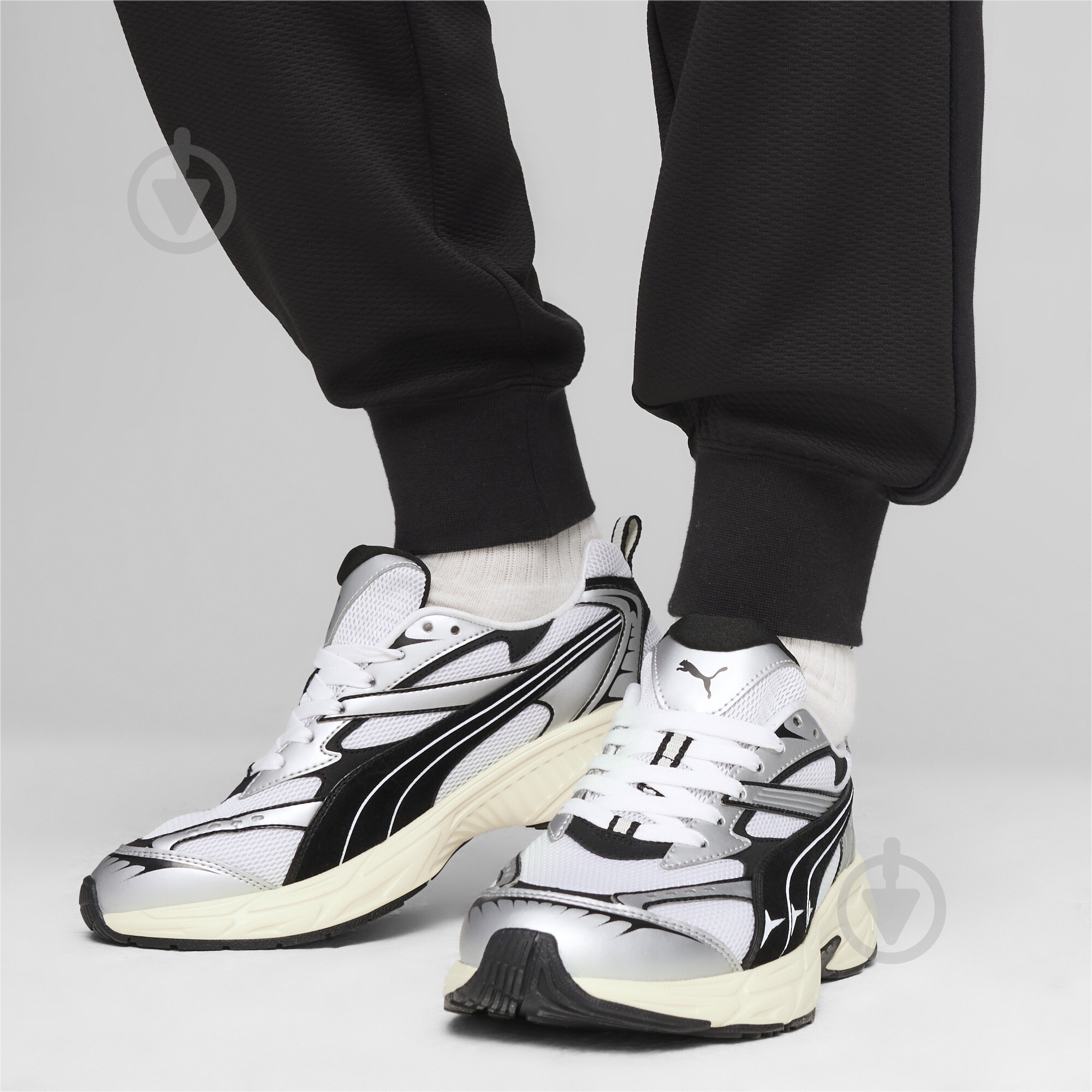 Кроссовки мужские Puma MORPHIC RETRO 39592002 р.42 белые - фото 3