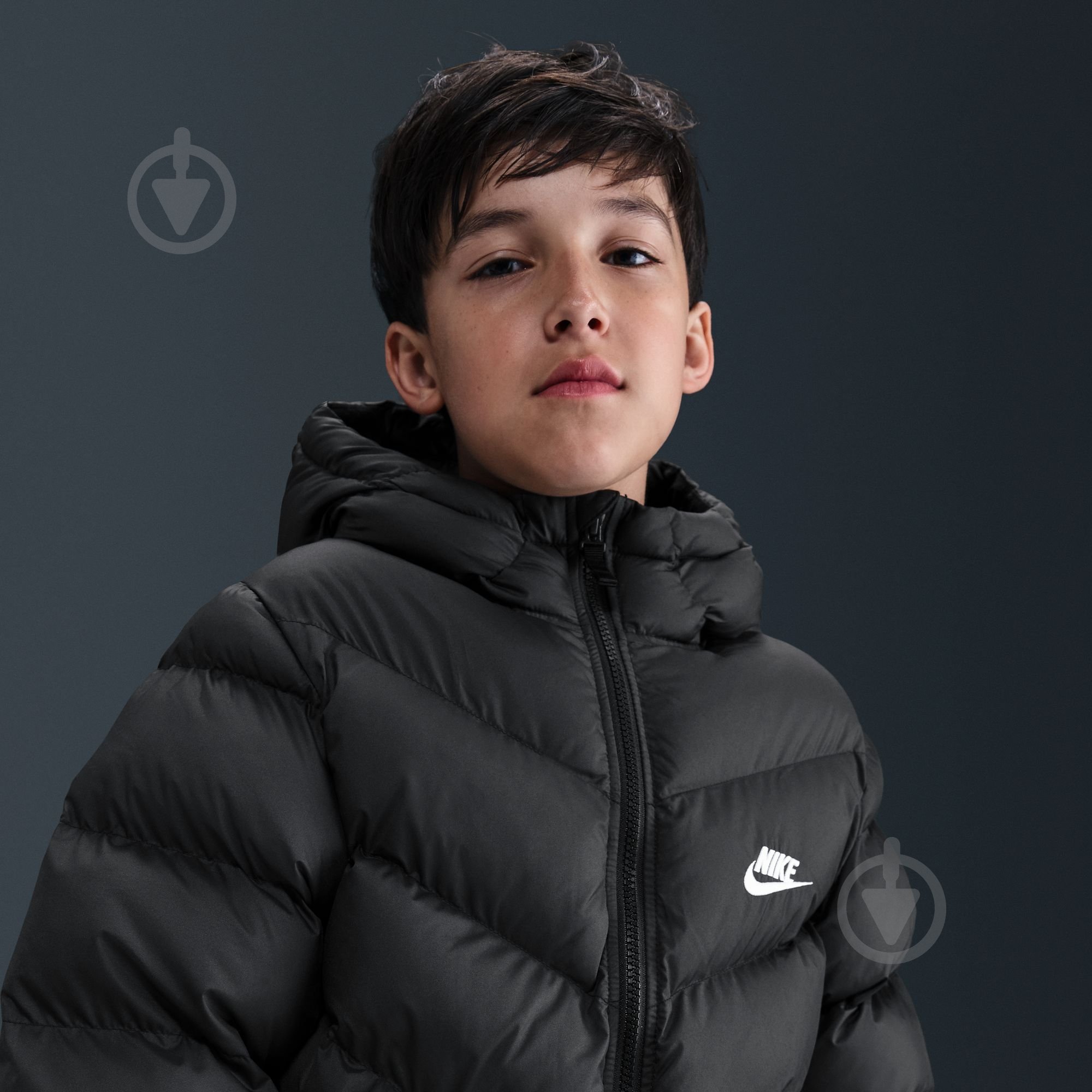 Куртка унисекс Nike Sportswear All Day Play Older Kids' Puffer Jacket р.146 черный HJ2722-010 - фото 13