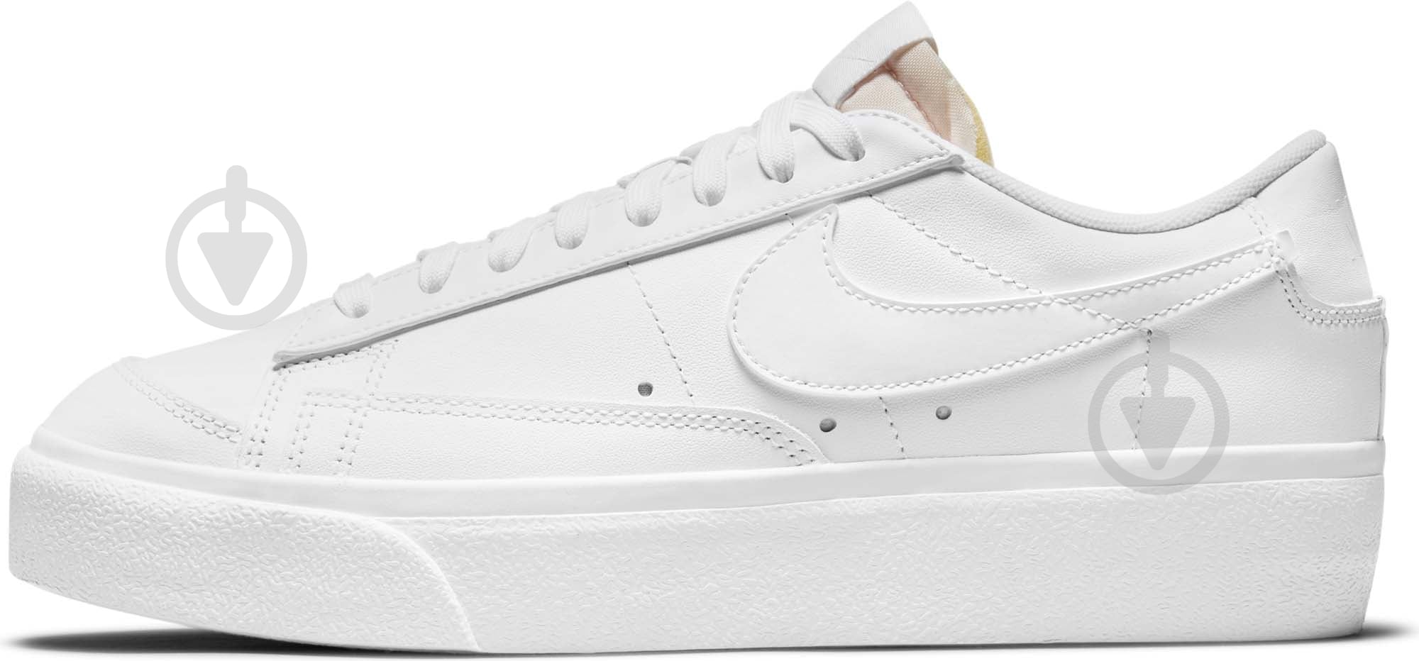 Кроссовки женские Nike Blazer Low Platform DJ0292-100 р.39 белые - фото 1