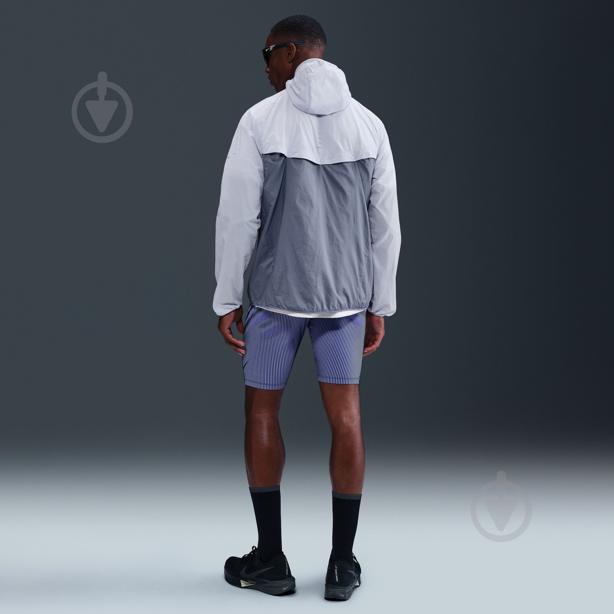 Куртка Nike M NK UV RPL STRIDE JACKET HV4548-057 р.S - фото 2 Куртка Nike M NK UV RPL STRIDE JACKET HV4548-057 р.S - фото 2