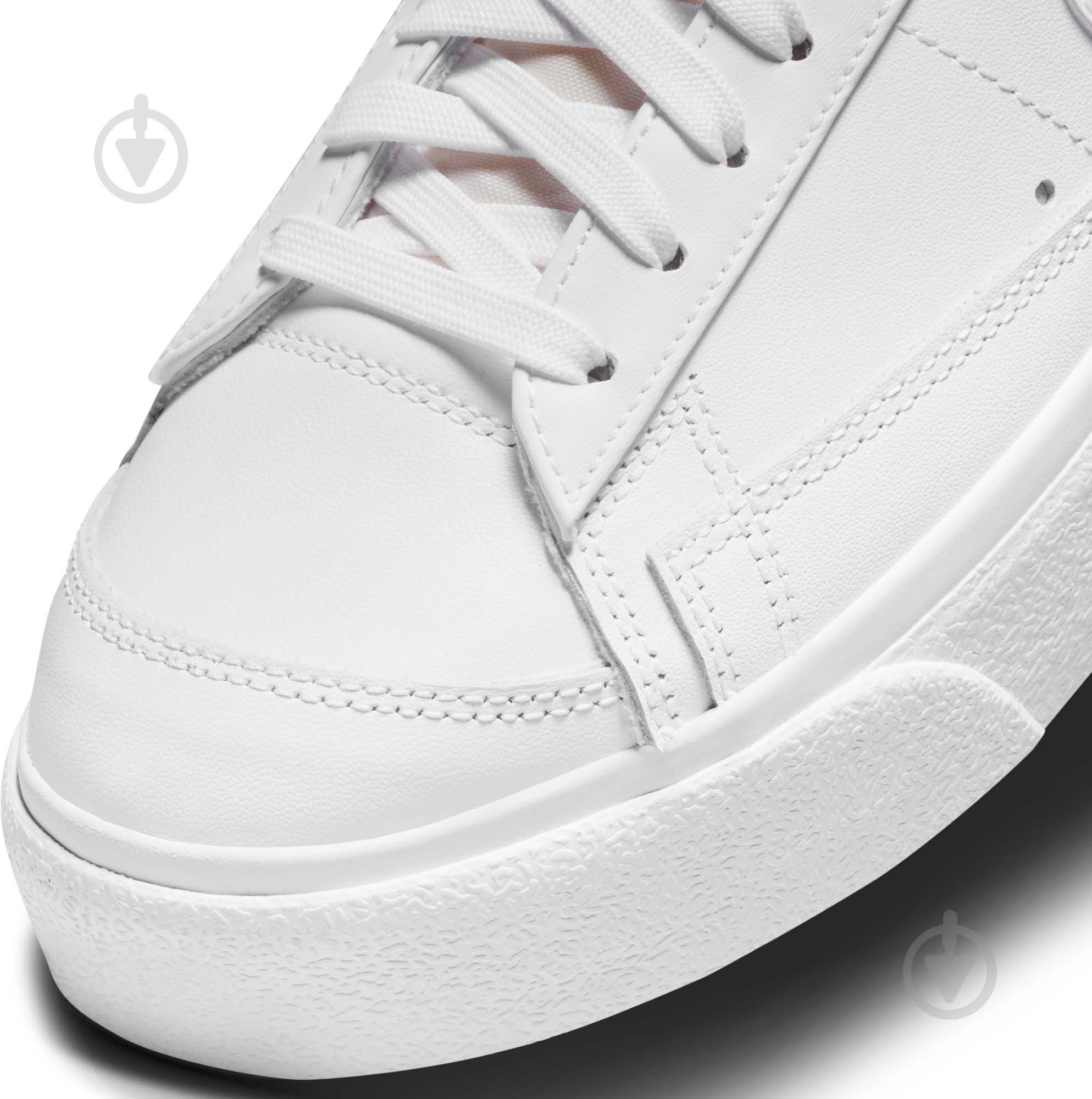 Кроссовки женские Nike Blazer Low Platform DJ0292-100 р.38 белые - фото 9