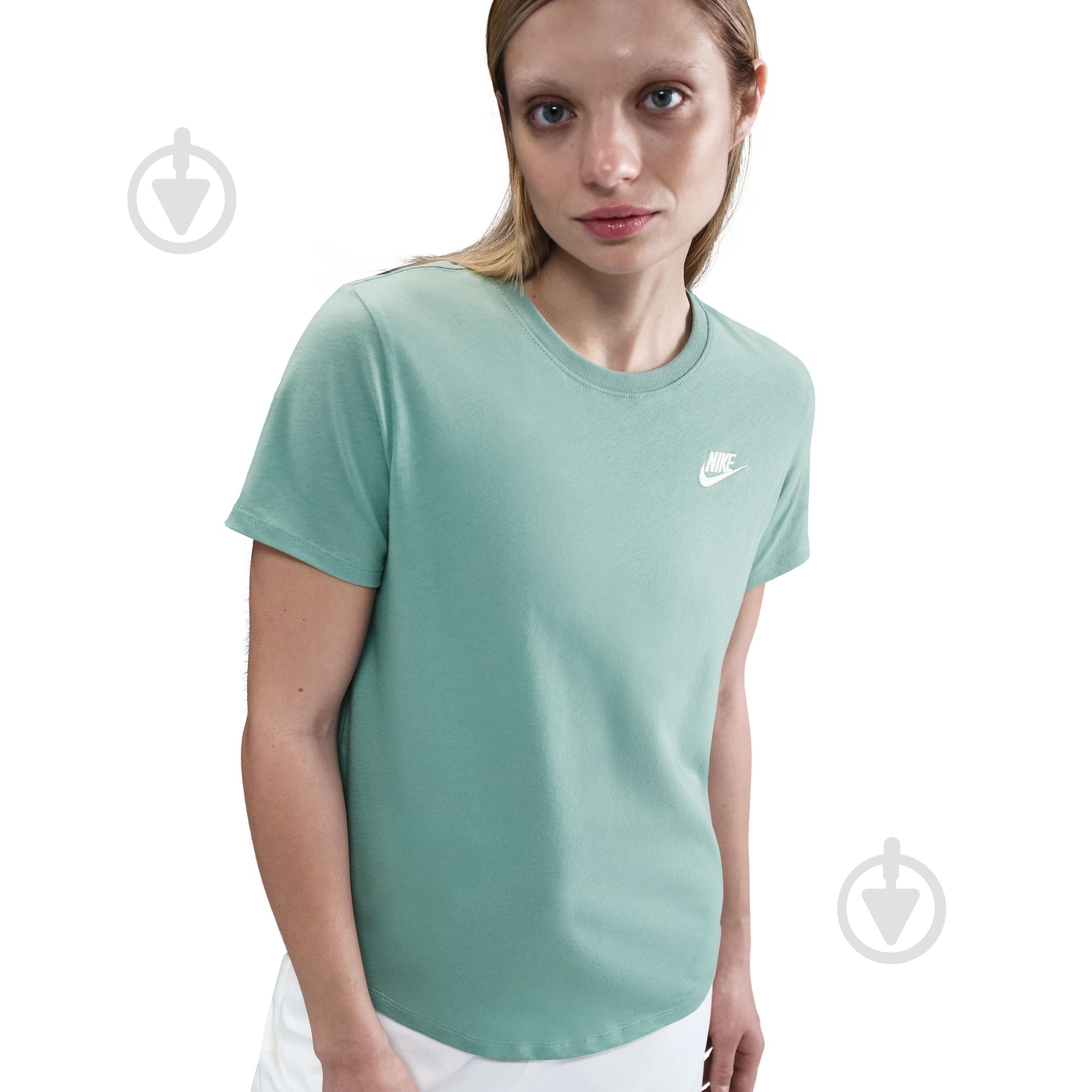 Футболка Nike W NSW CLUB SS TEE DX7902-017 р.M зелений - фото 4 Футболка Nike W NSW CLUB SS TEE DX7902-017 р.M зелений - фото 4