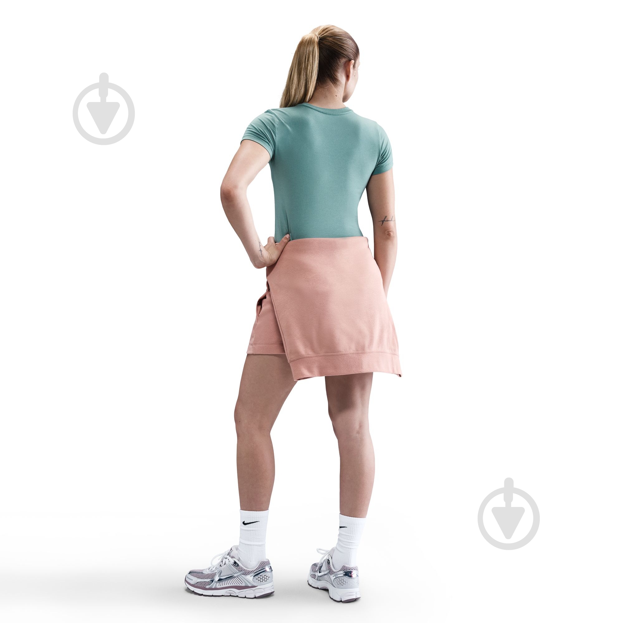 Футболка Nike W NSW NK CHLL KNT MD CRP FV5508-018 р.S зеленый - фото 3 Футболка Nike W NSW NK CHLL KNT MD CRP FV5508-018 р.S зеленый - фото 3