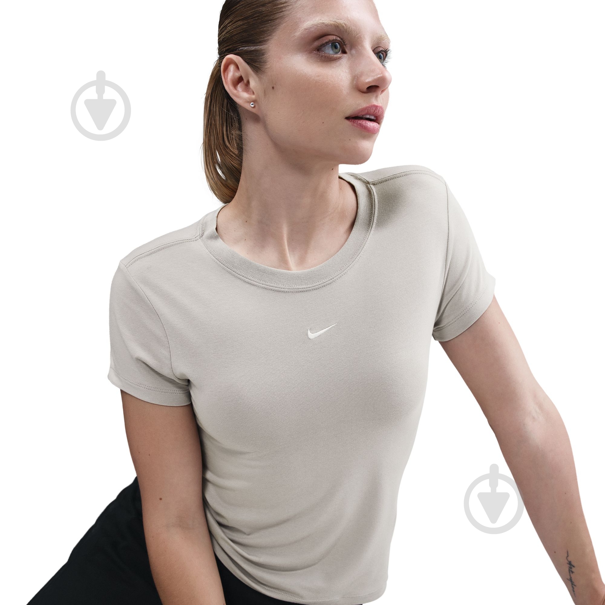 Футболка Nike W NSW NK CHLL KNT MD CRP FV5508-009 р.XL бежевый - фото 6 Футболка Nike W NSW NK CHLL KNT MD CRP FV5508-009 р.XL бежевый - фото 6