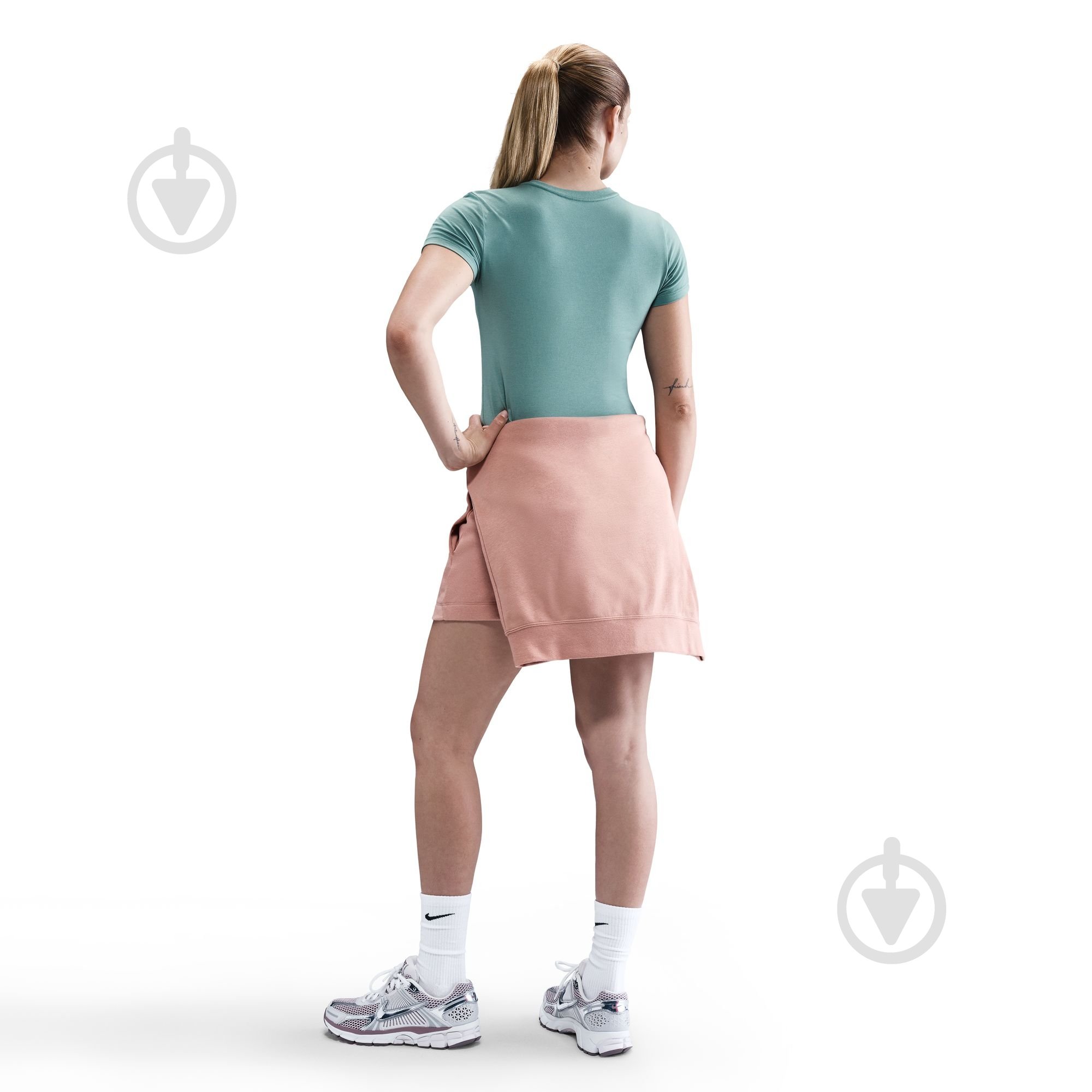 Футболка Nike W NSW NK CHLL KNT MD CRP FV5508-018 р.XS зелений - фото 3 Футболка Nike W NSW NK CHLL KNT MD CRP FV5508-018 р.XS зелений - фото 3