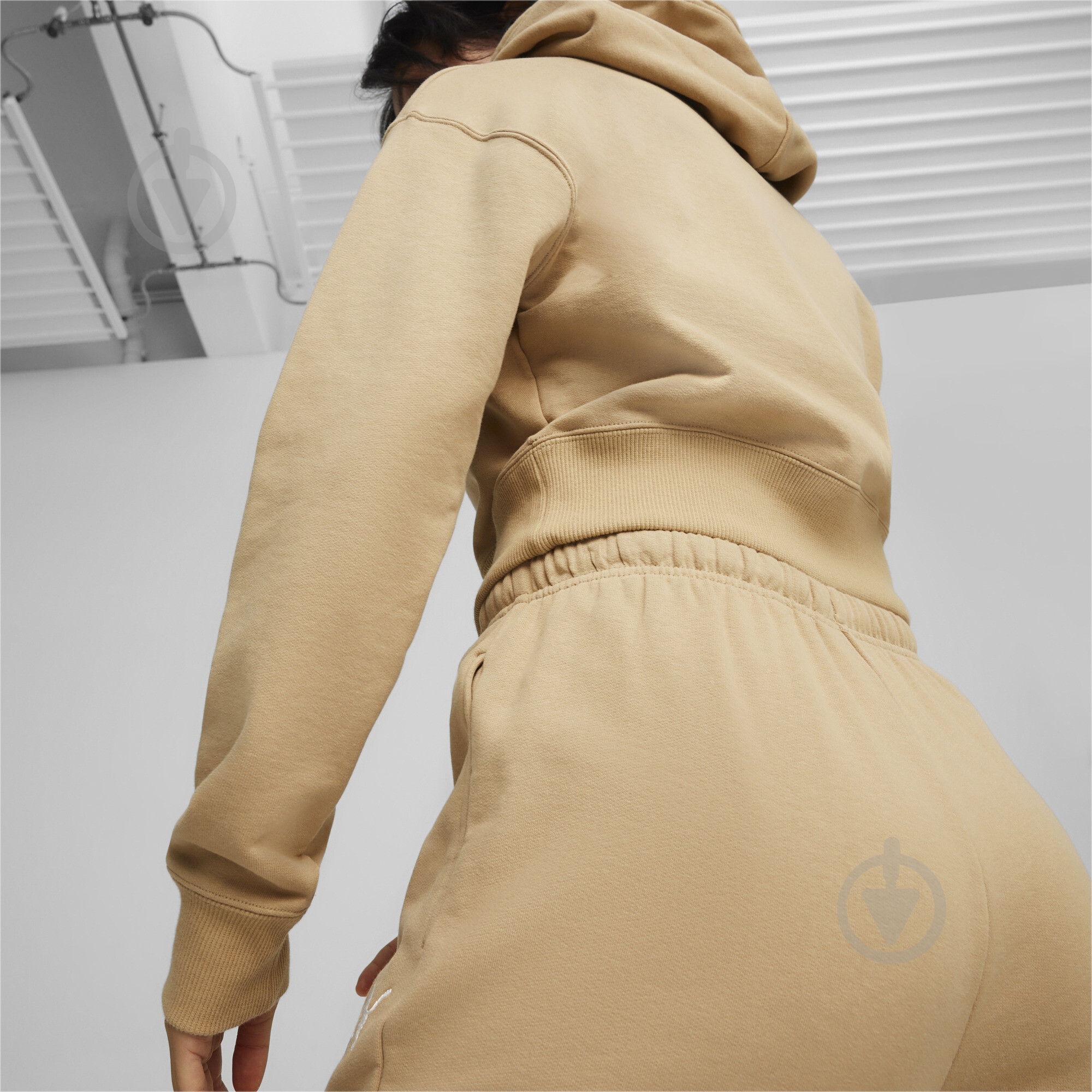 Брюки Puma BETTER CLASSICS SWEATPANTS TR 62423383 р. L бежевый - фото 5