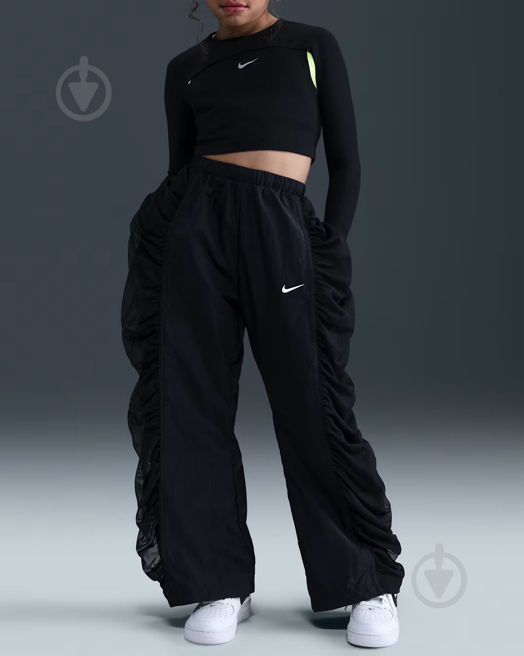 Брюки Nike р.128 черный HQ9460-010 - фото 1
