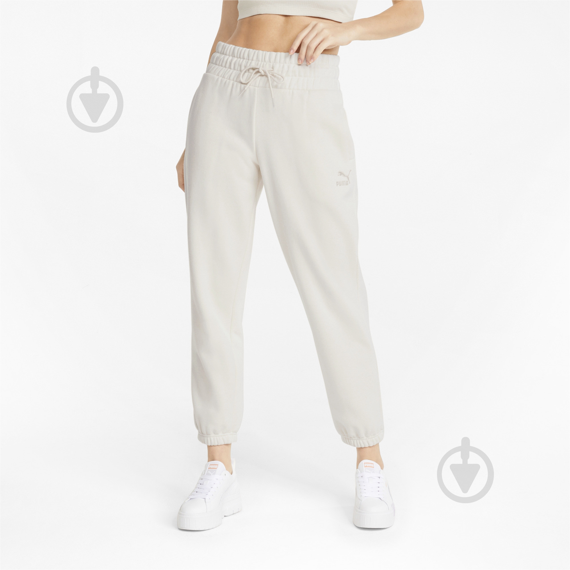 Брюки Puma Classics Relaxed Pants 53351599 р. S белый - фото 1